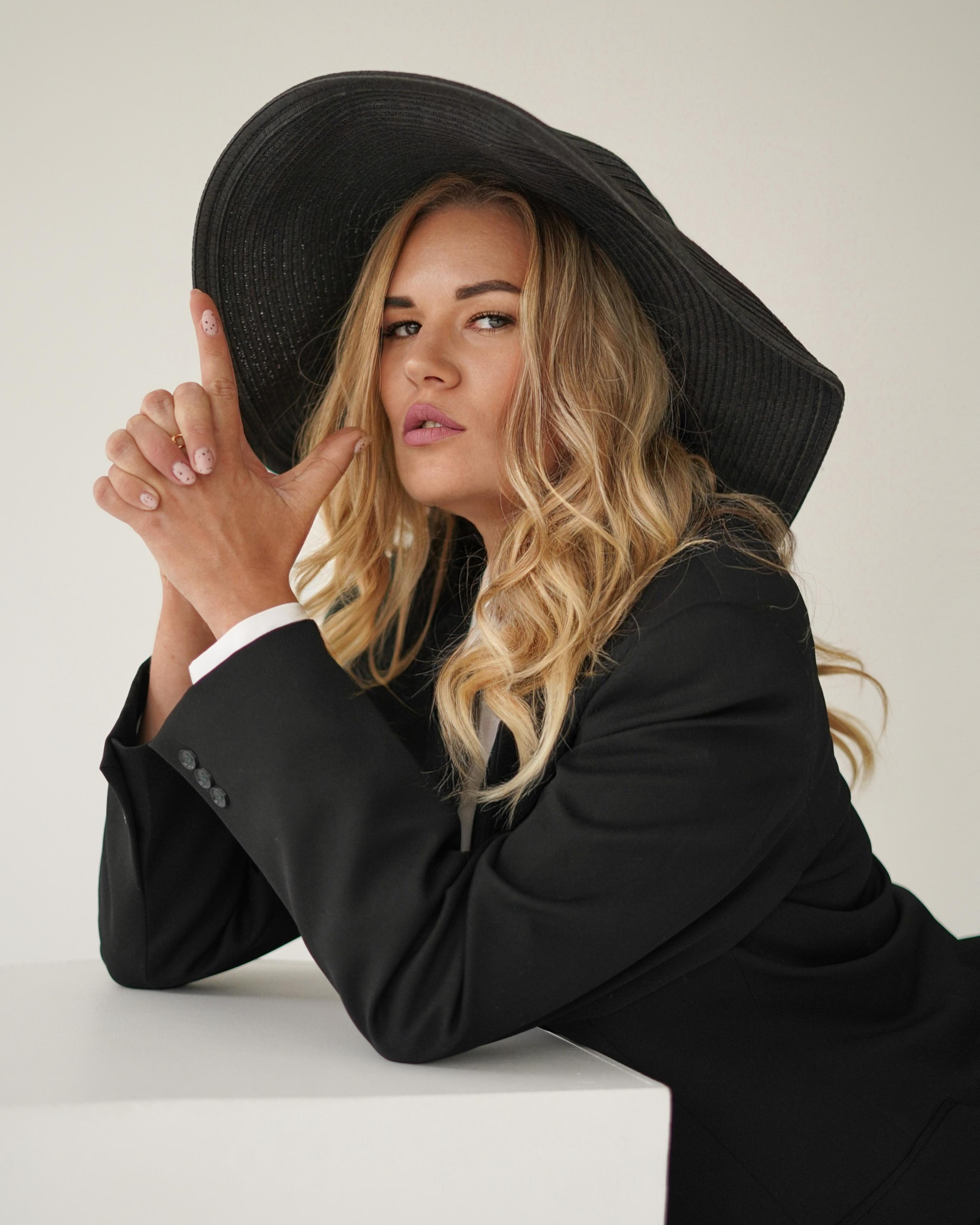 Лешмейкер — Валерия