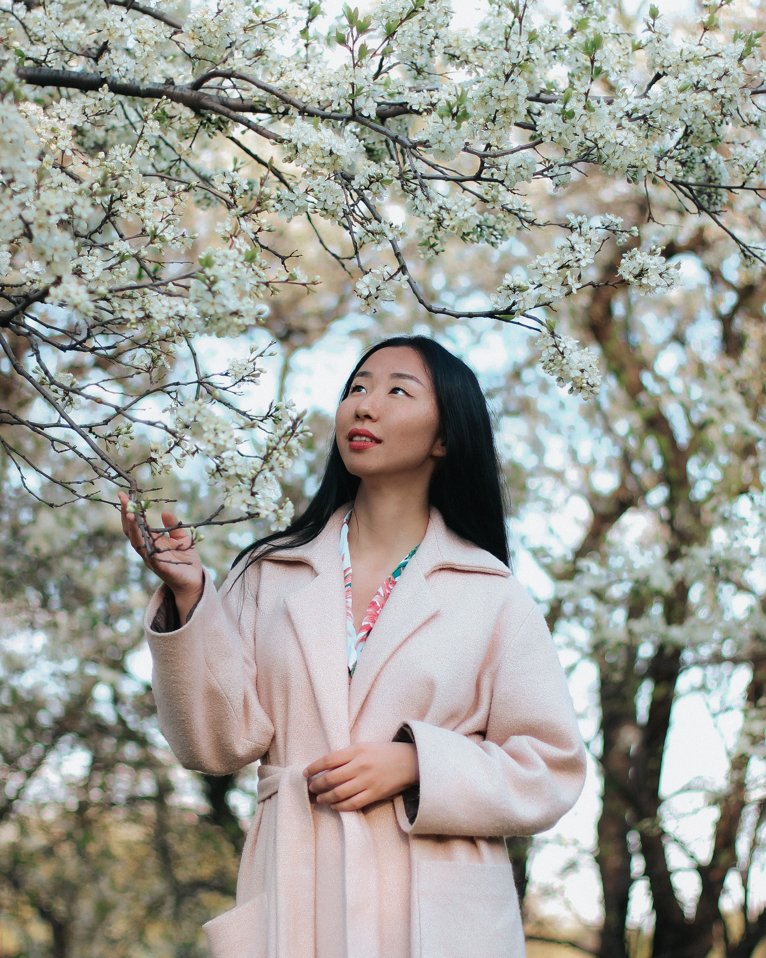 Анна и цветущий сад. 2019