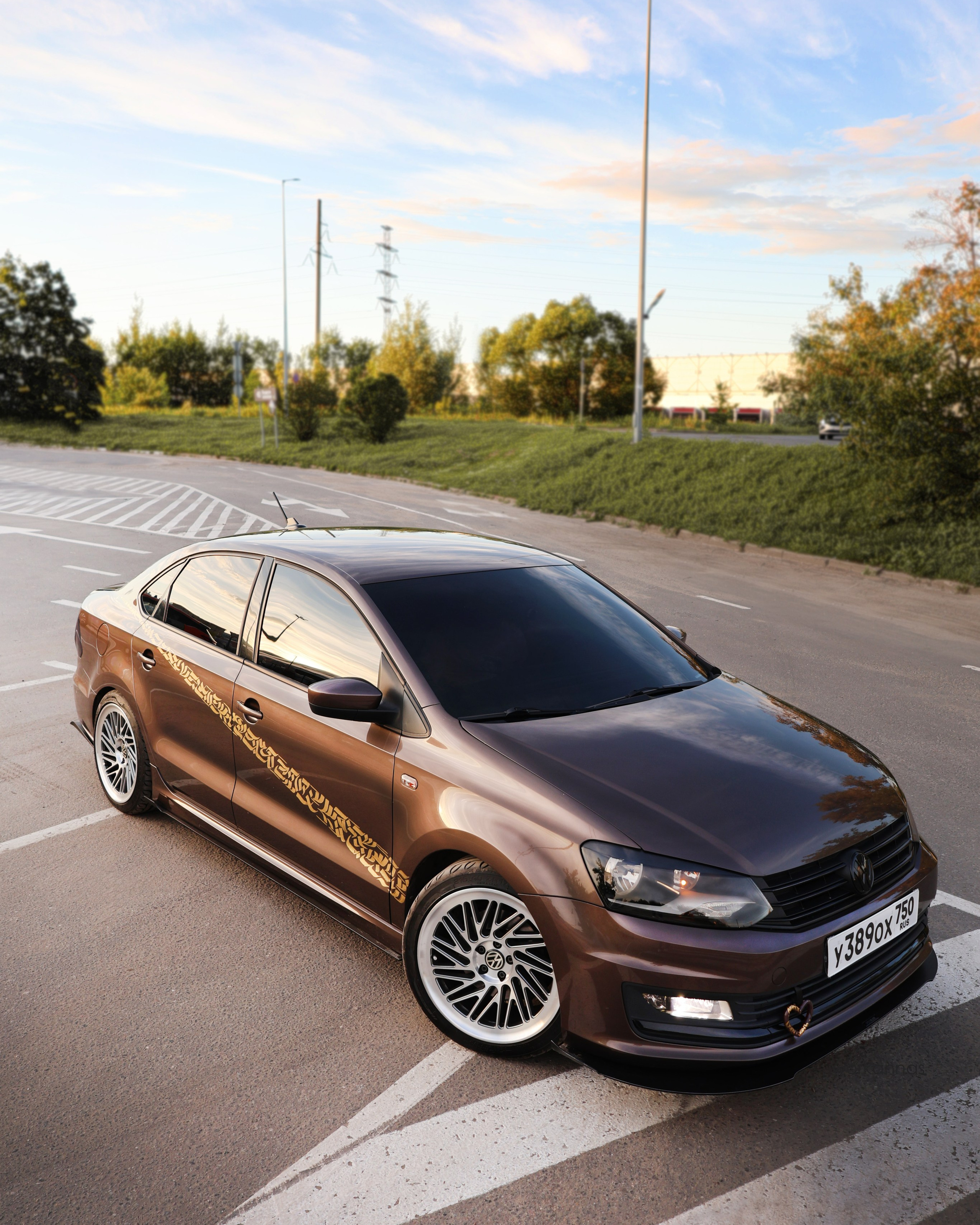 VW Polo — Chocolate