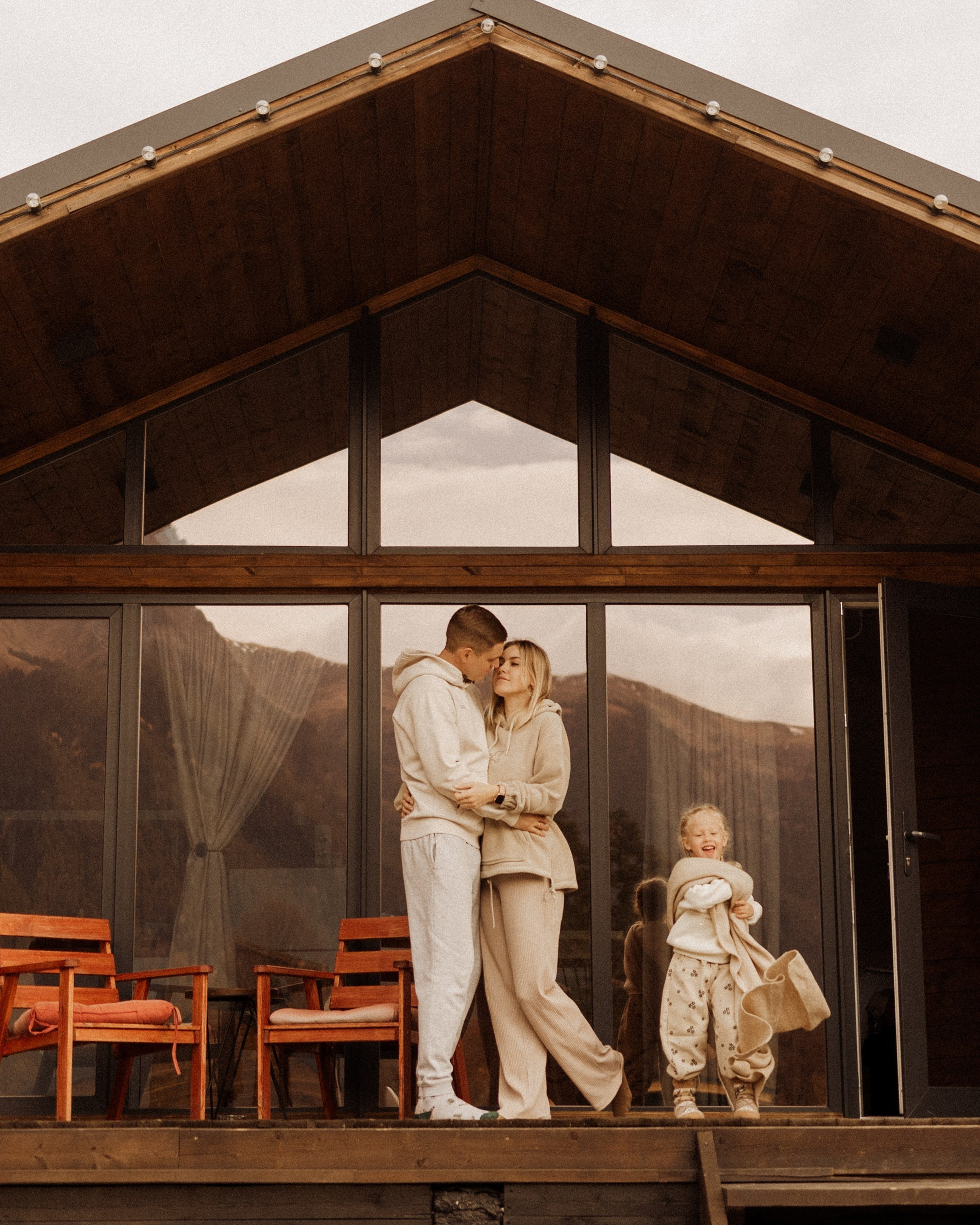 ДОМИК В ГОРАХ