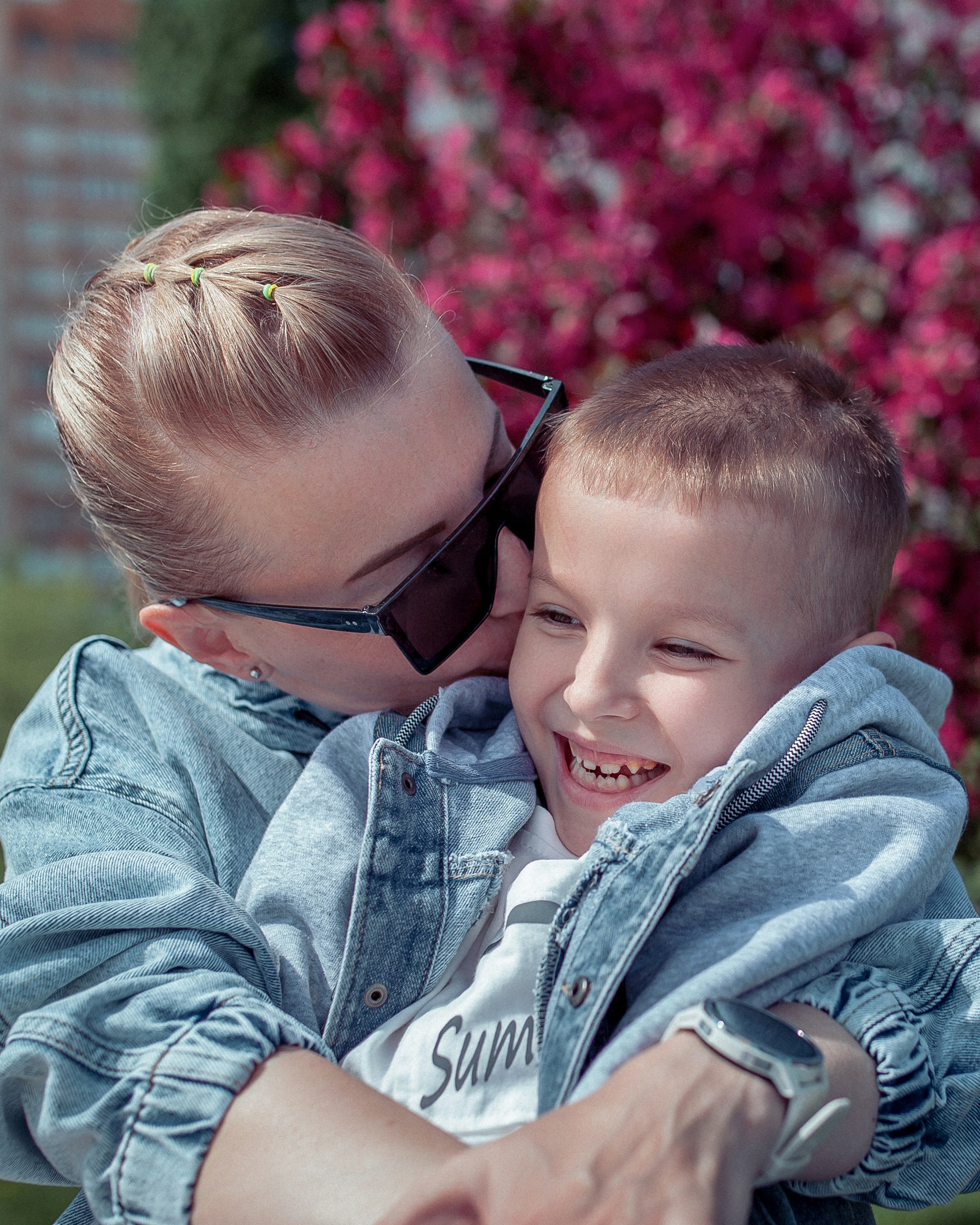 Семья Марии и Антона в весеннем цветении