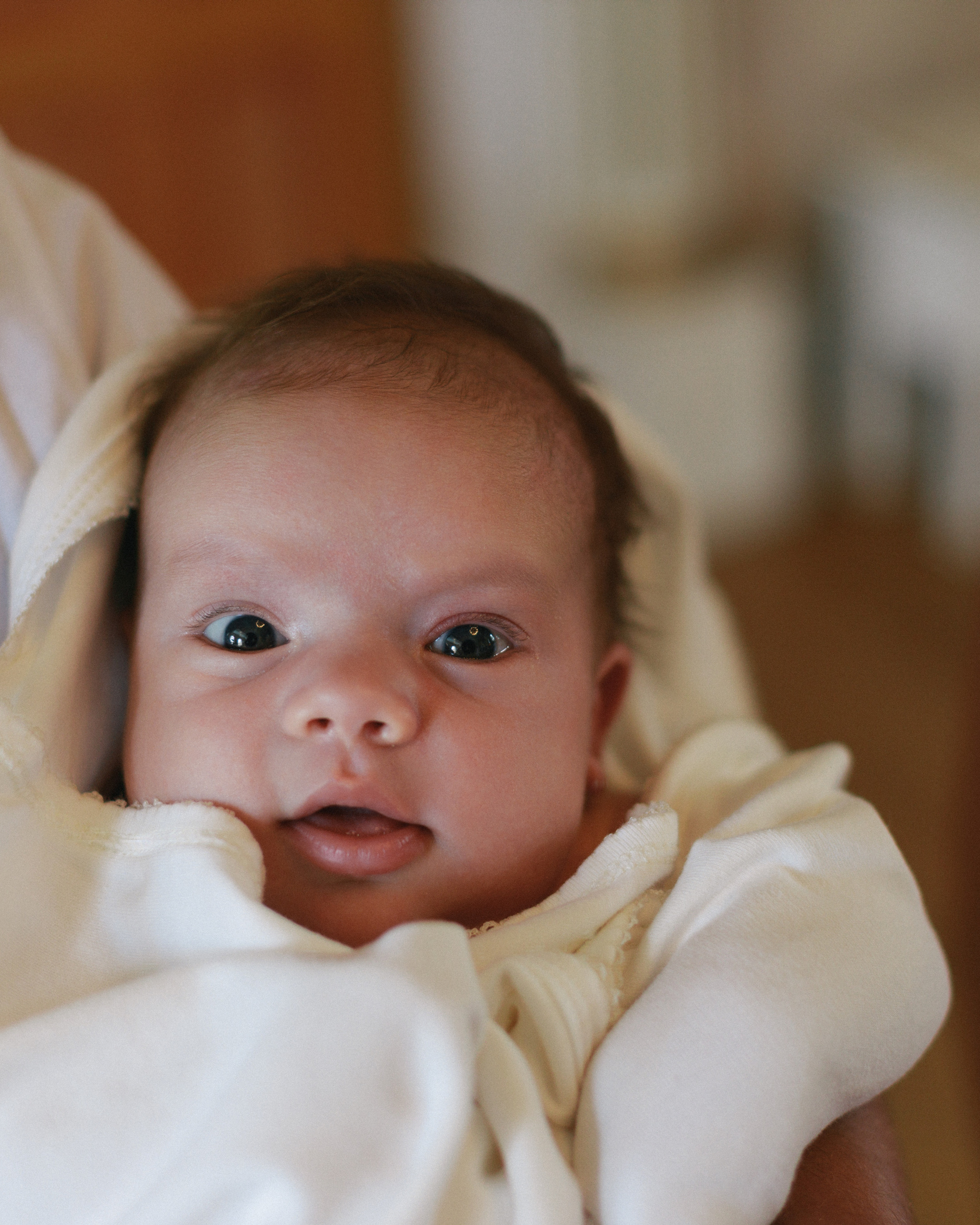 Она позировала на протяжении всего крещения.