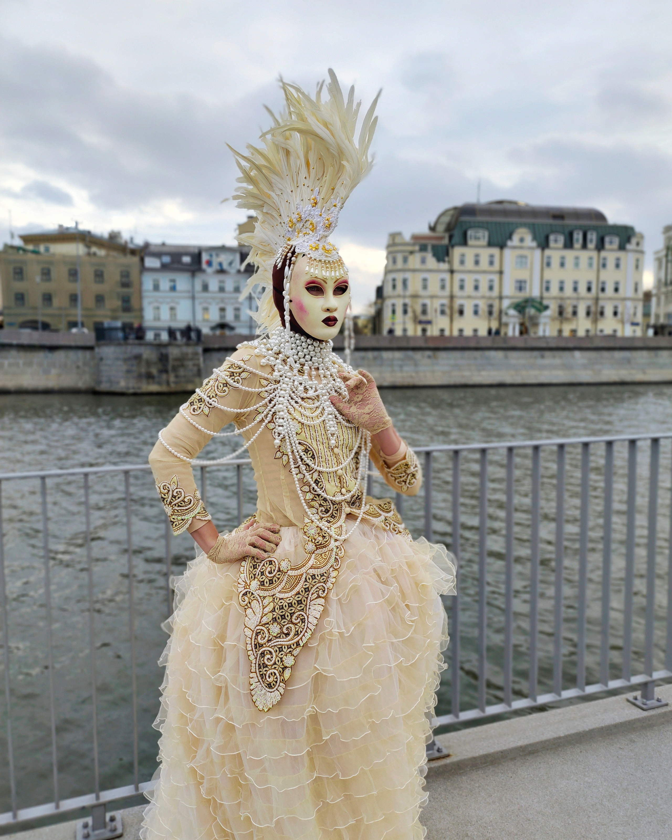 белая Ворона