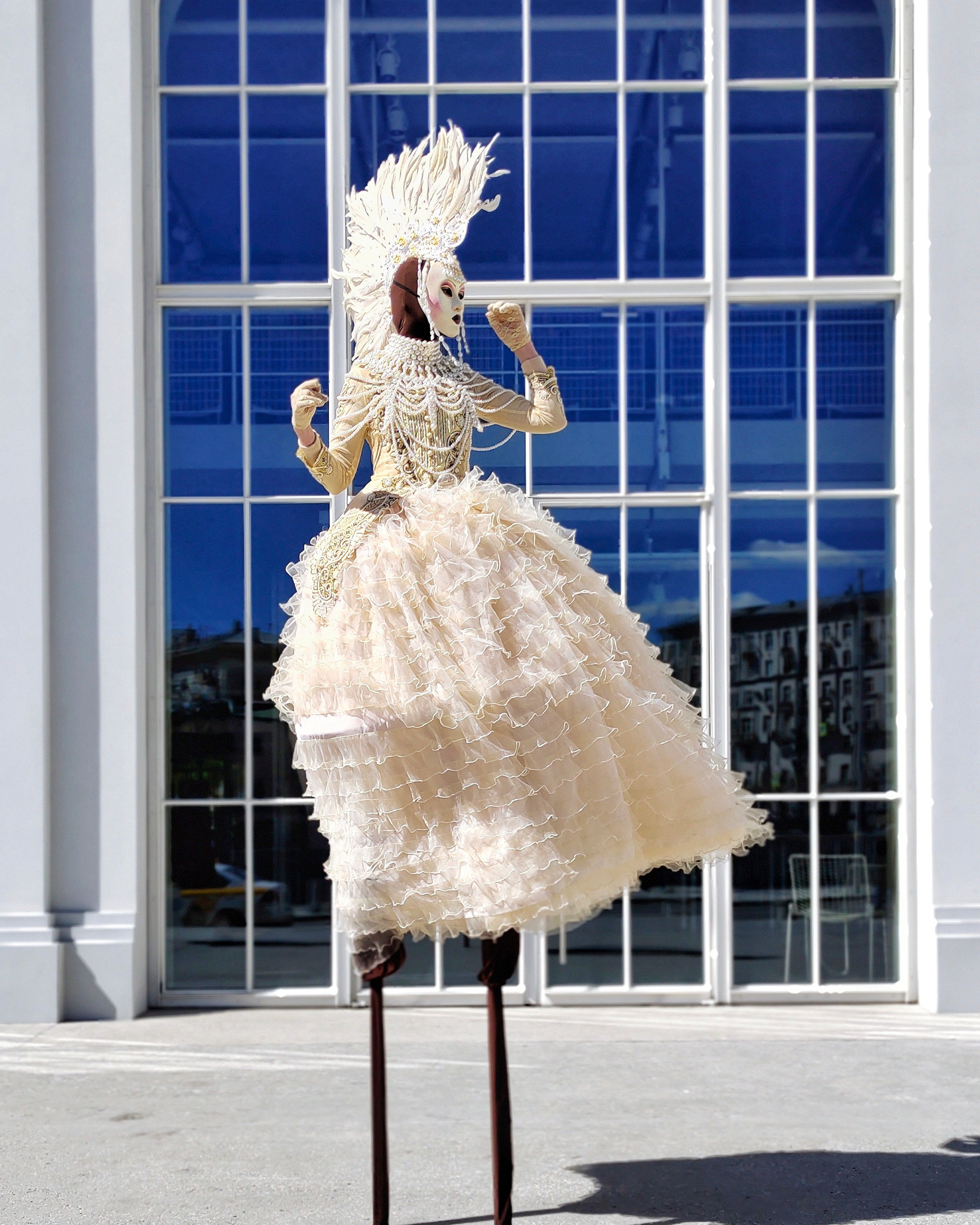 светлая Ворона