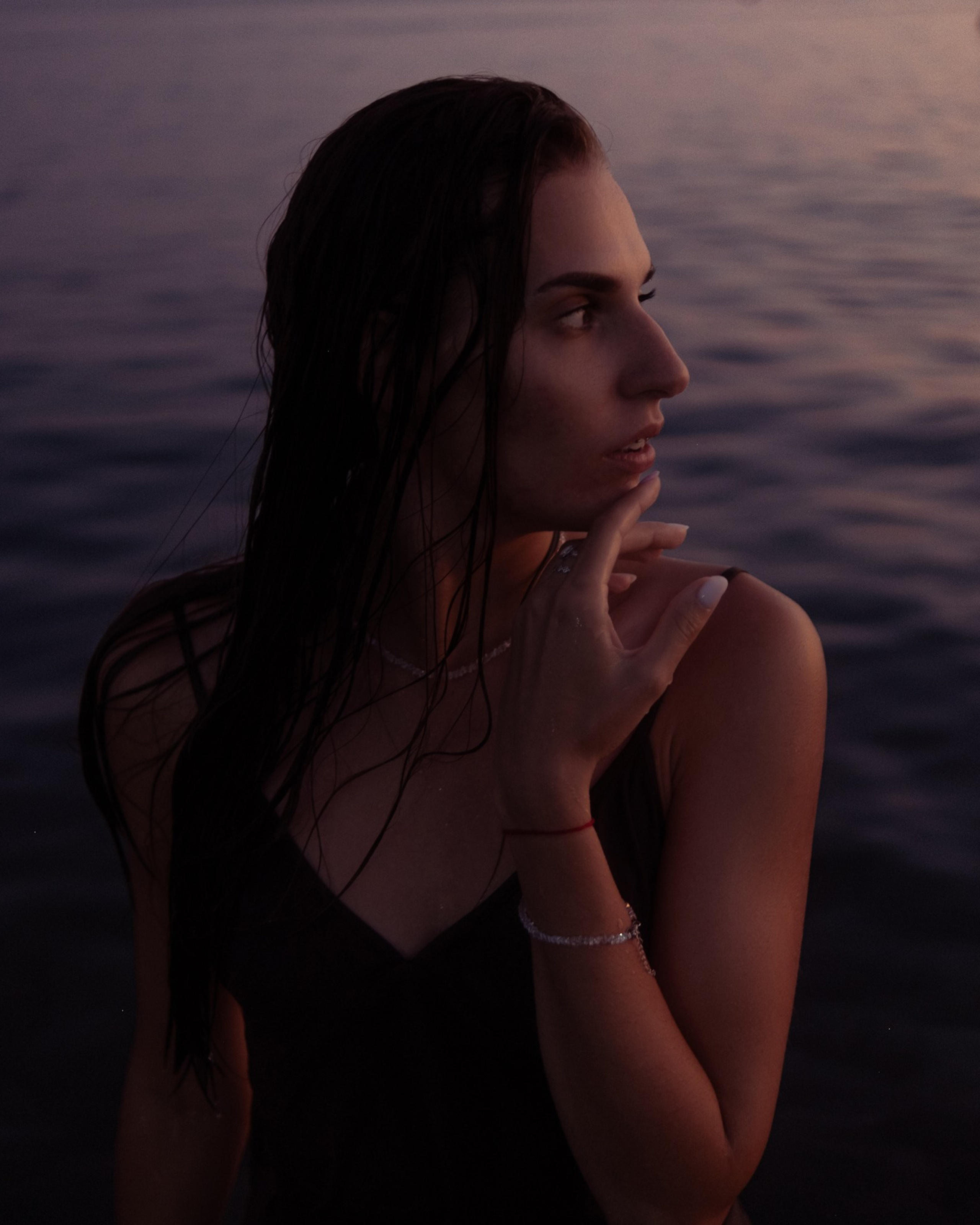 Катя на море