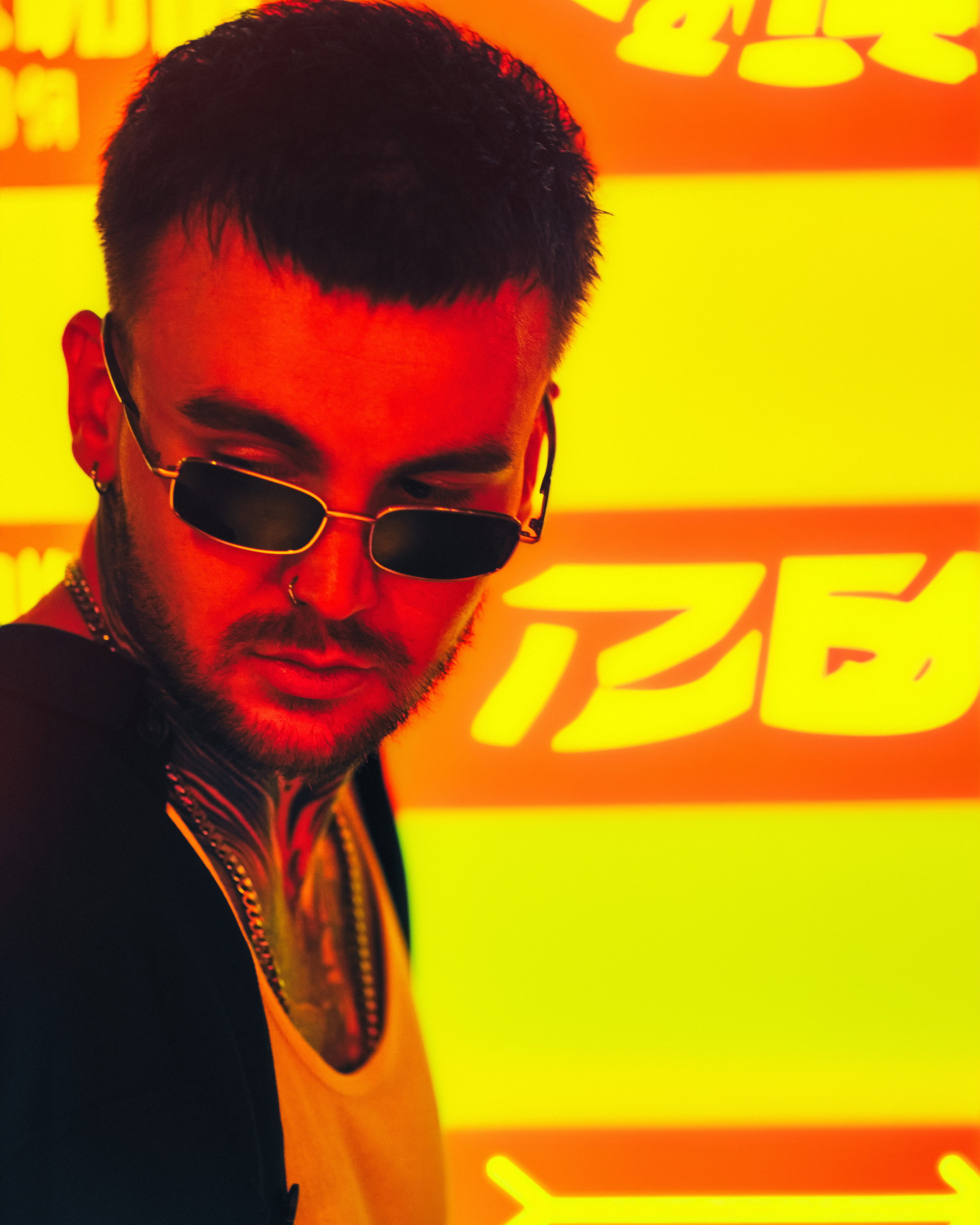 Неоновый вечер