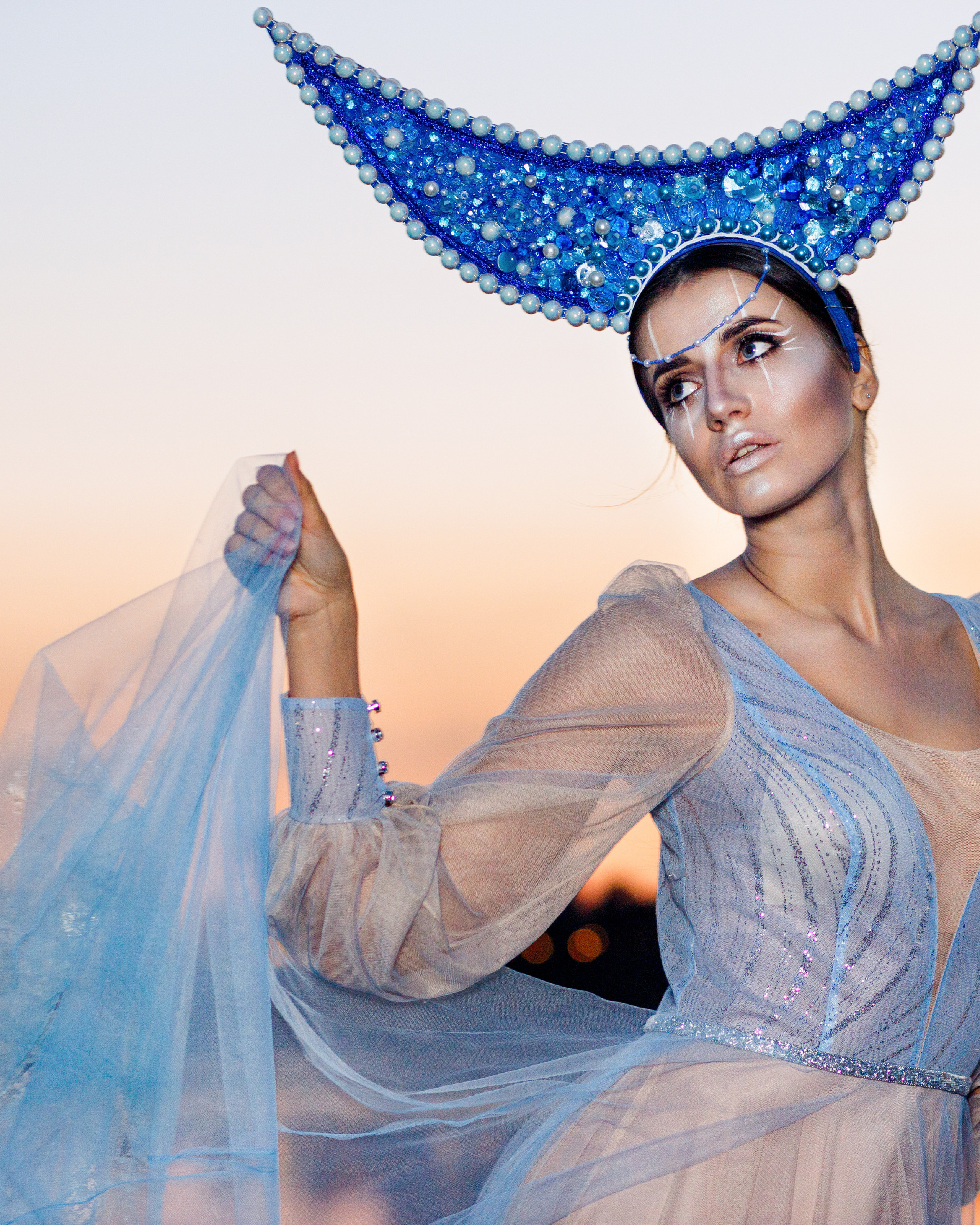 Девушка-Луна