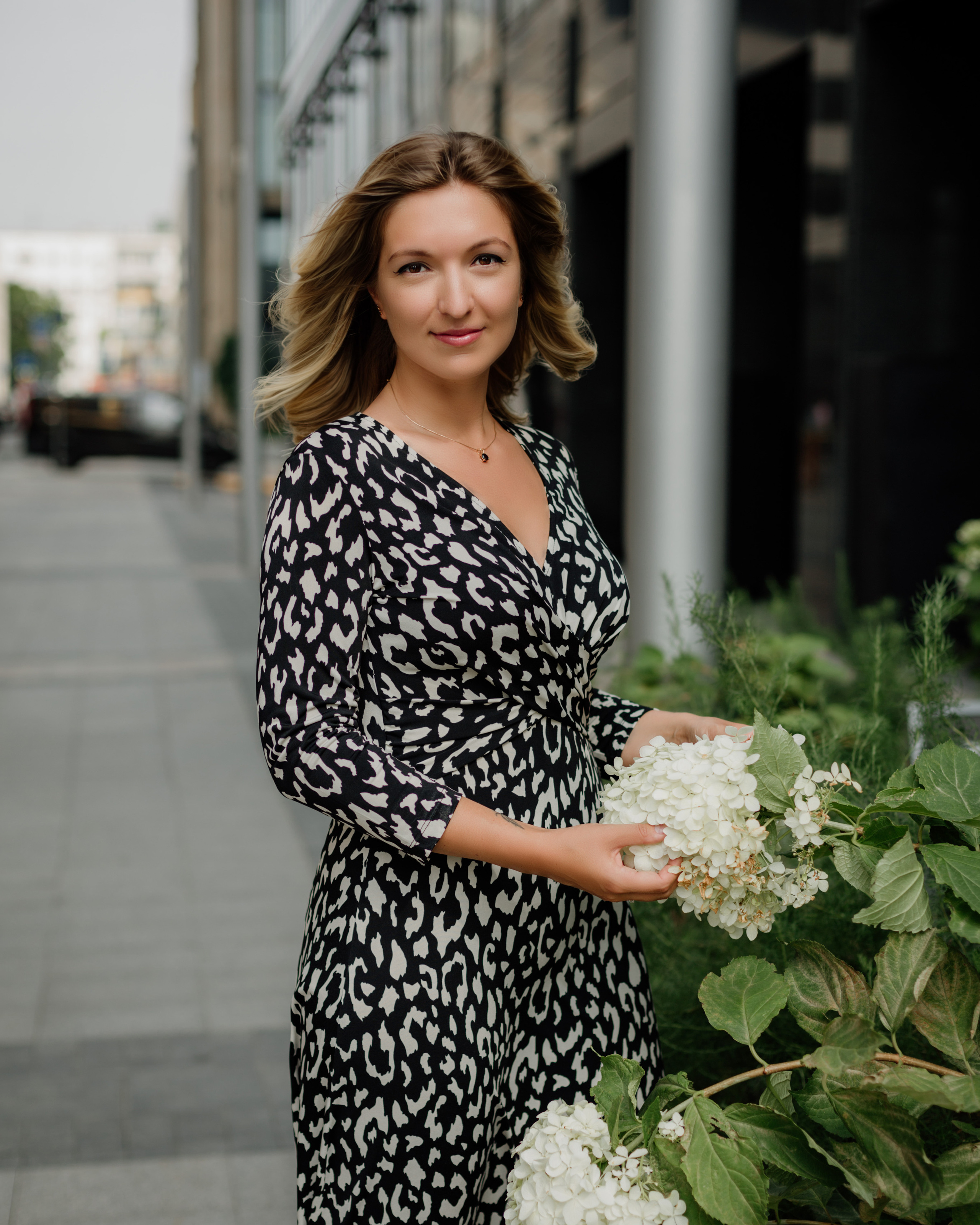 Евгения съемка на Белой площади