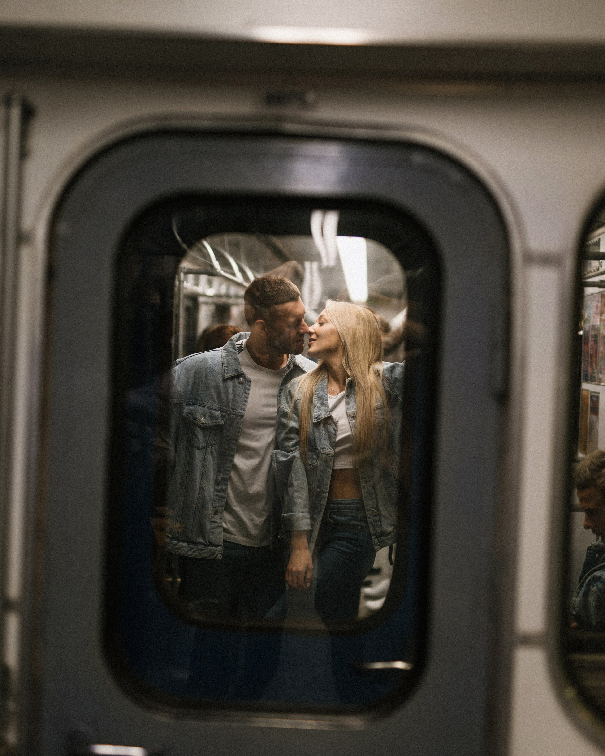 Пройдусь мурашками прямо по нам…