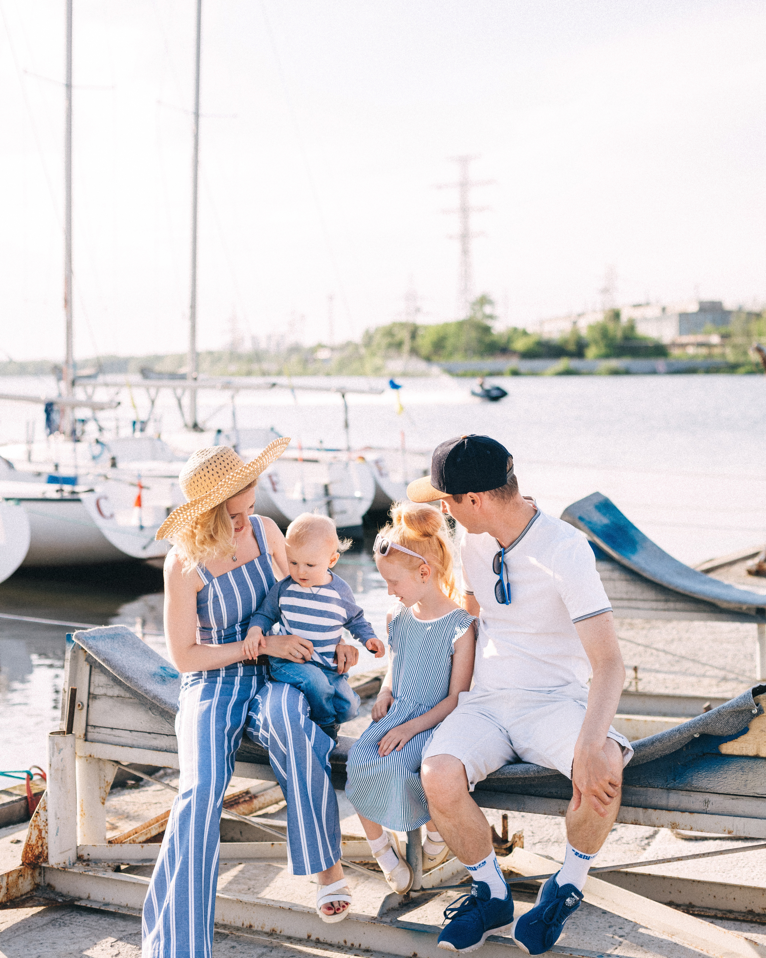 Прогулка среди яхт