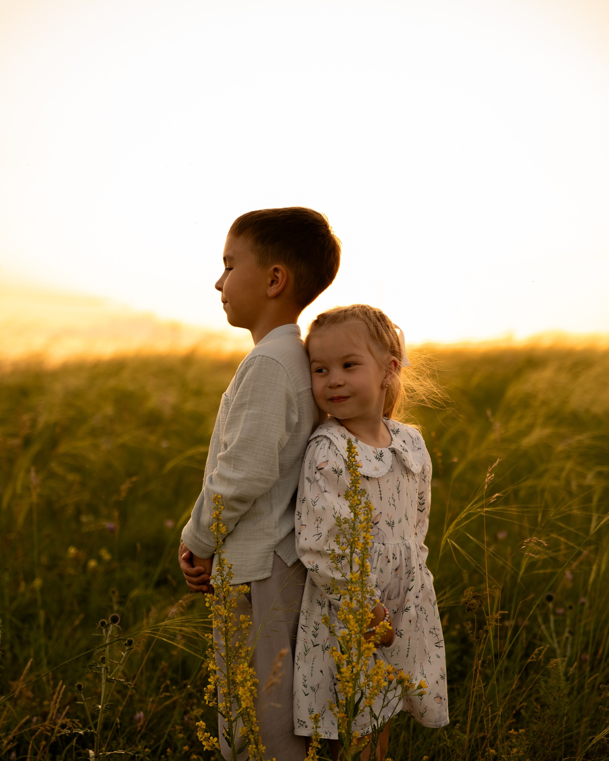 Брат и сестрёнка