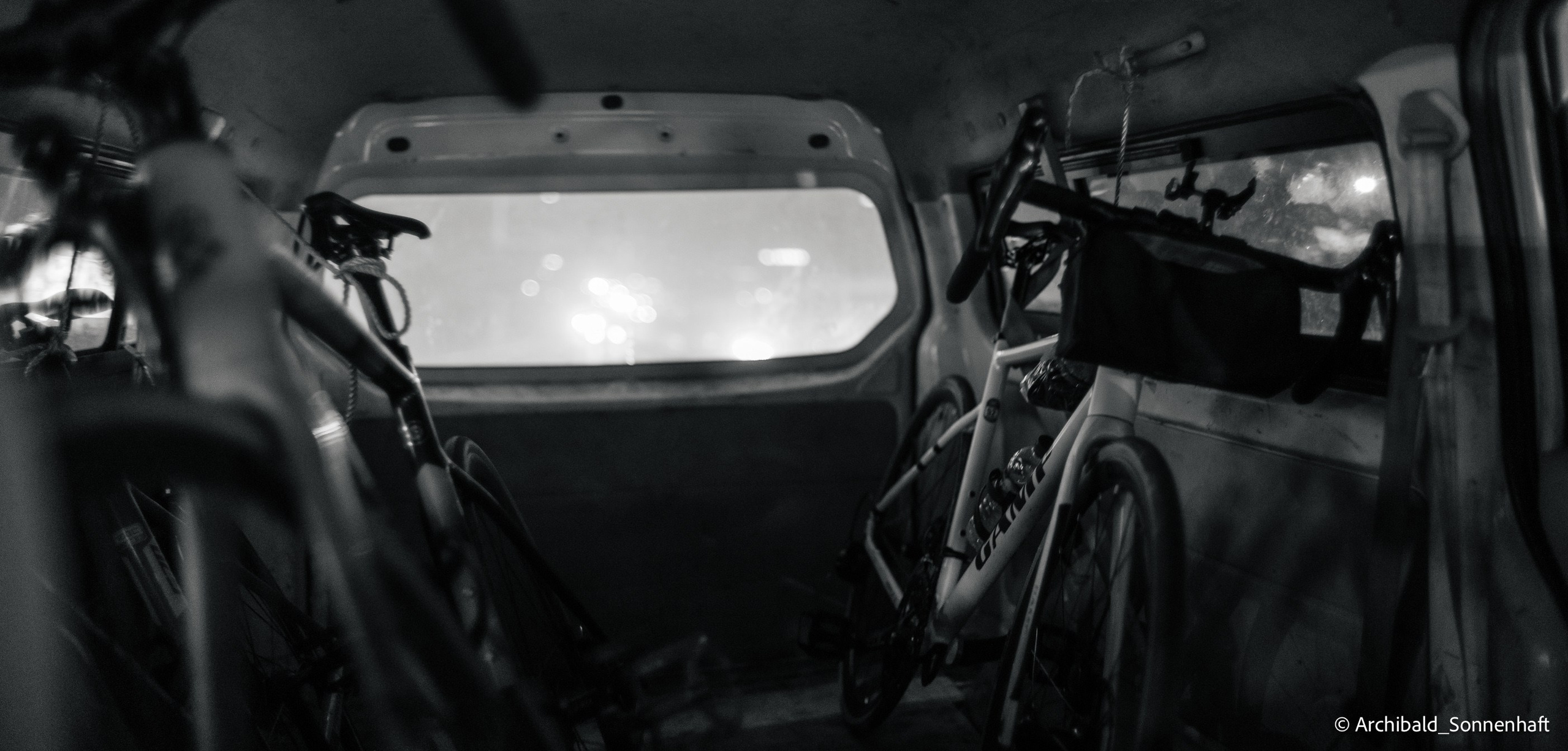 The first time on a road bike. Photographer in Guangzhou, China. Archibald Sonnenhaft