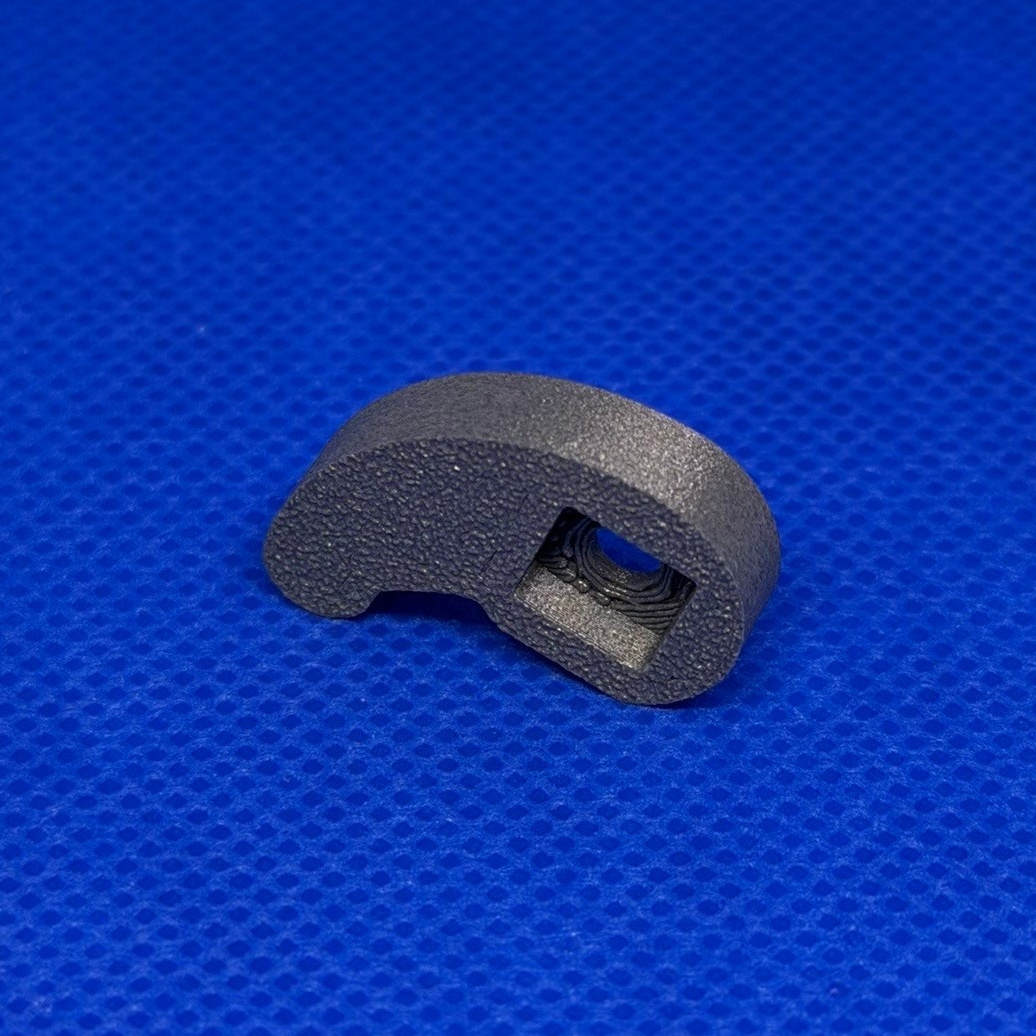 Деталь от замка багажника на Mitsubishi Outlander XL. Фокстон3D | Профессиональная 3D-печать в Ухте с гарантией качества | Честный расчет