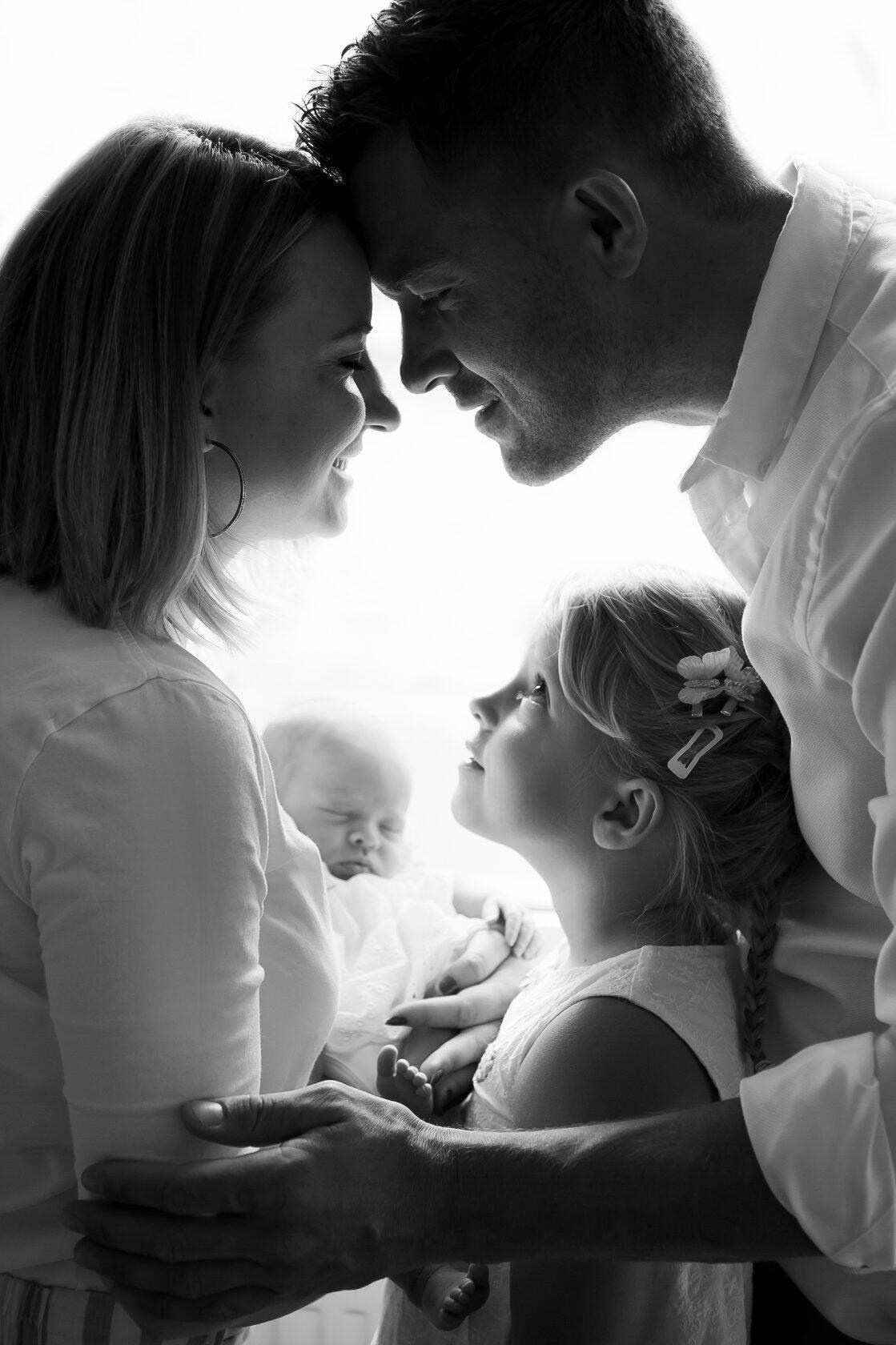 Фотостудия, фотограф новорожденных в Брюховецком районе Татьяна Кауц. Многолетний опыт работы с новорожденными и молодыми семьями