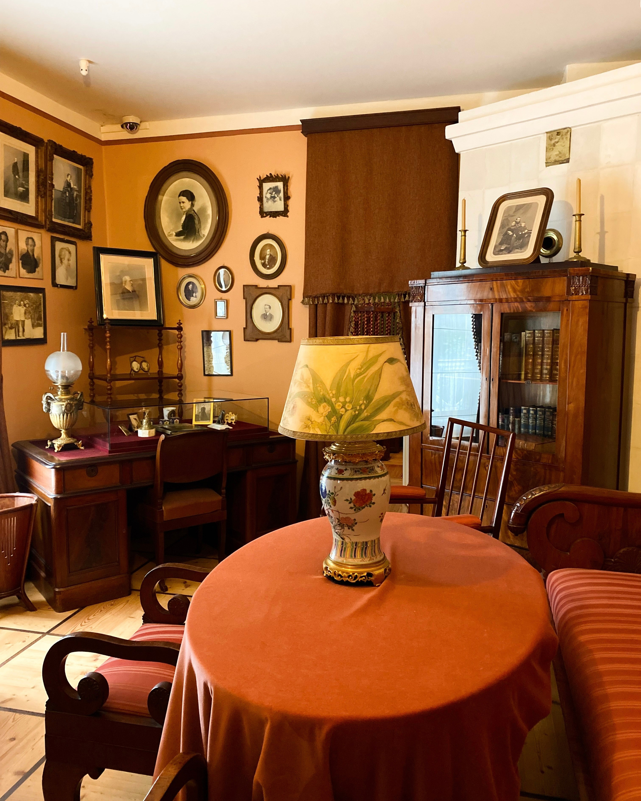 Усадьбы. Экскурсовод по Москве Беляева Валентина