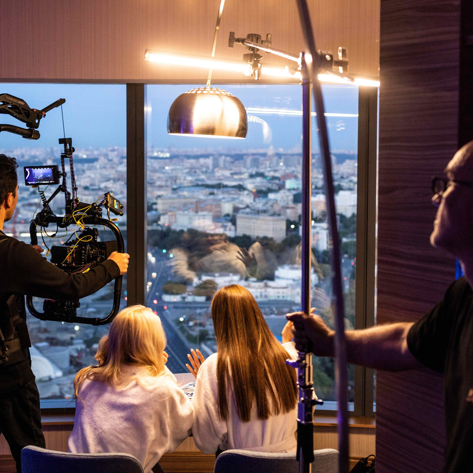 Видеопродакшен рекламного ролика для Рэдиссон Blue. Кирилл Акишкин — режиссёр и фотограф | Киноэстетика визуального повествования | МОСКВА