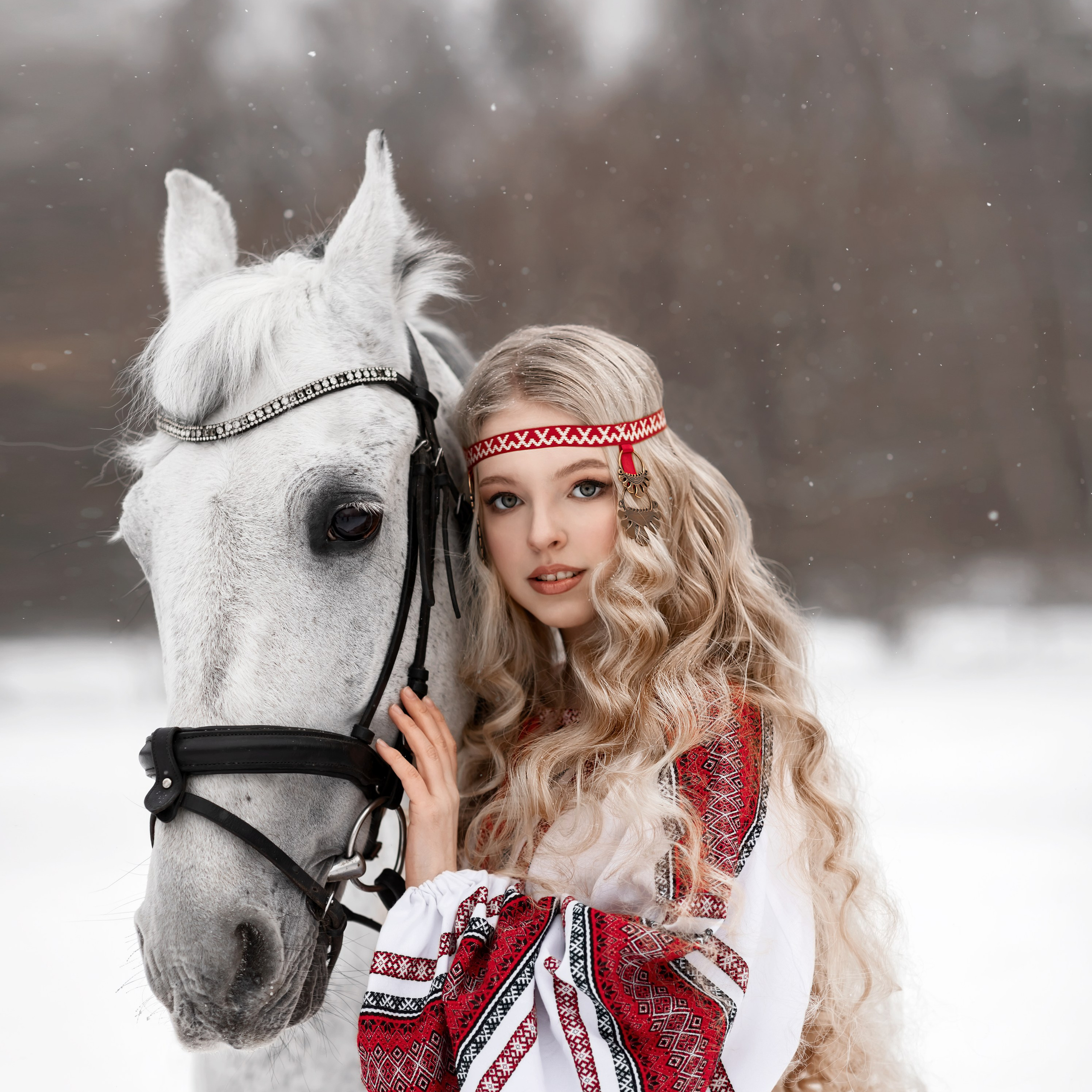 Сайт фотографа Елены Мигачевой. Дизайнер костюмов и украшений, фотограф