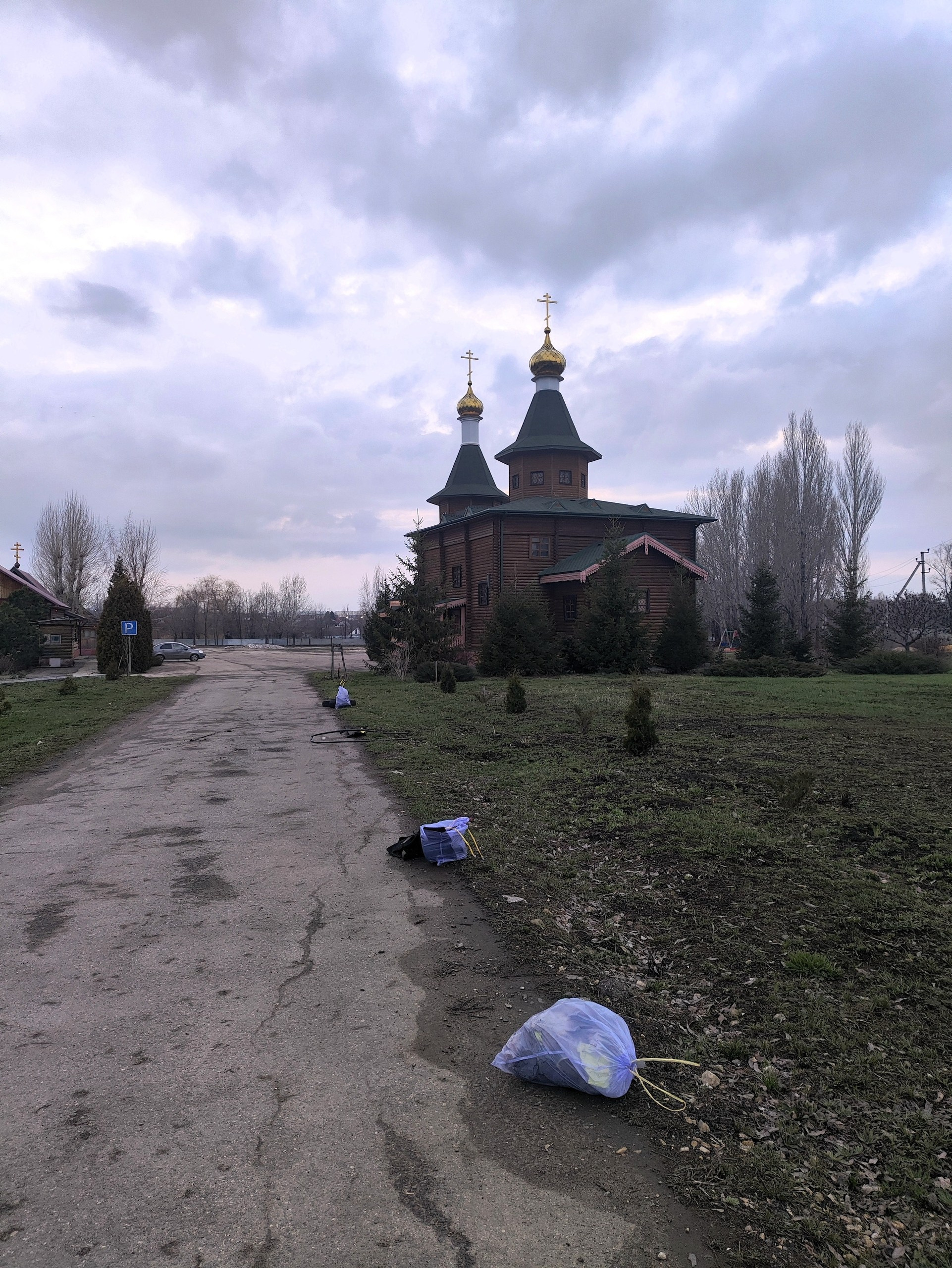 Субботник в Сретенском храме. Северное благочиние Саратовской епархии