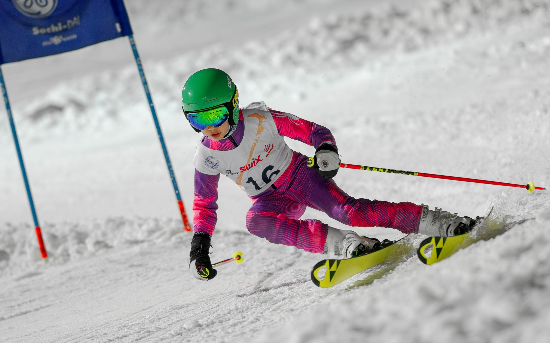 Фото с соревнований по горнолыжному спорту в Дмитровском городском округе Московской области 2024-2025. Фотограф Студитский Евгений