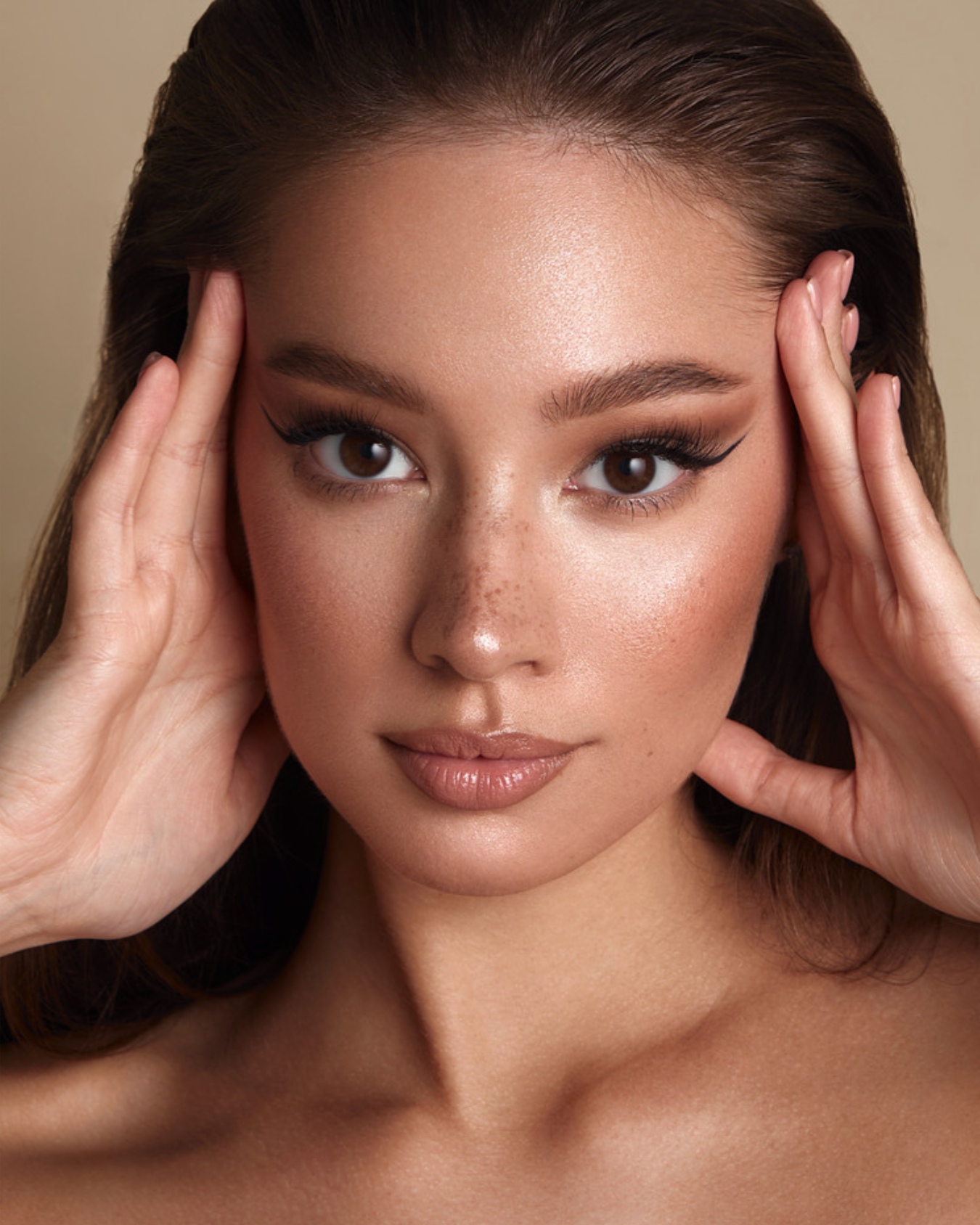 найти модель девушку для съемок каталога одежды на маркетплейсы