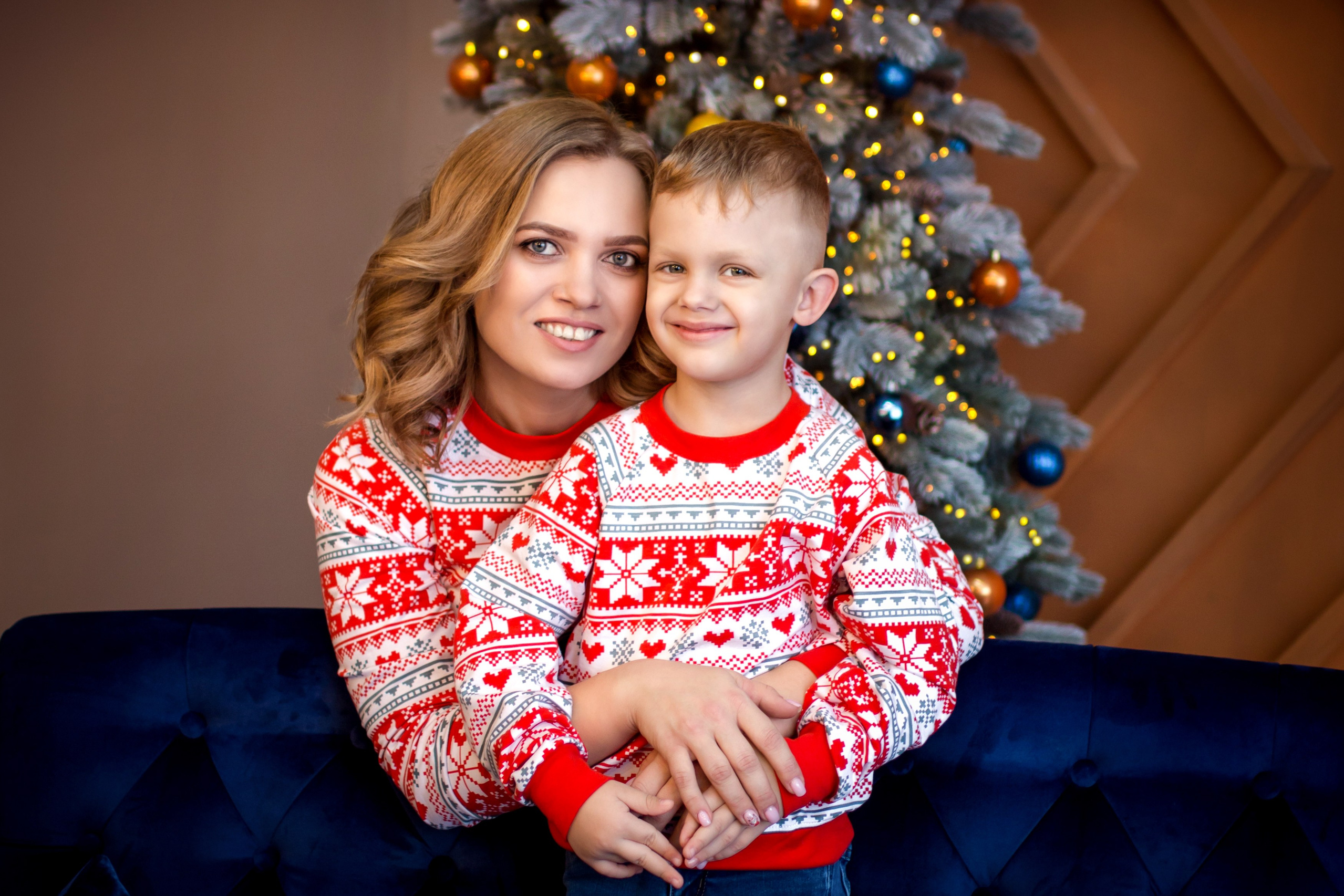 Новогодние фотосессии 2026. Елена Данилова фотограф беременности в Кемерово