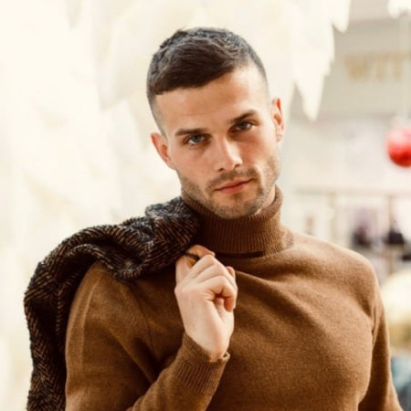 Стильная предметная съемка с мужчинами моделями в Москве для рекламных кампаний.