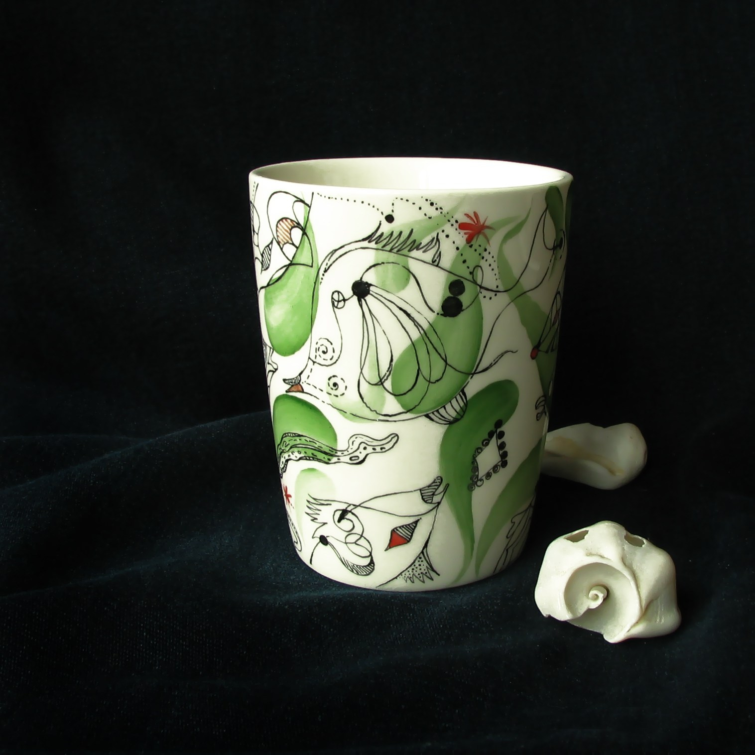 Надпись на фарфоре в Санкт-Петербурге.