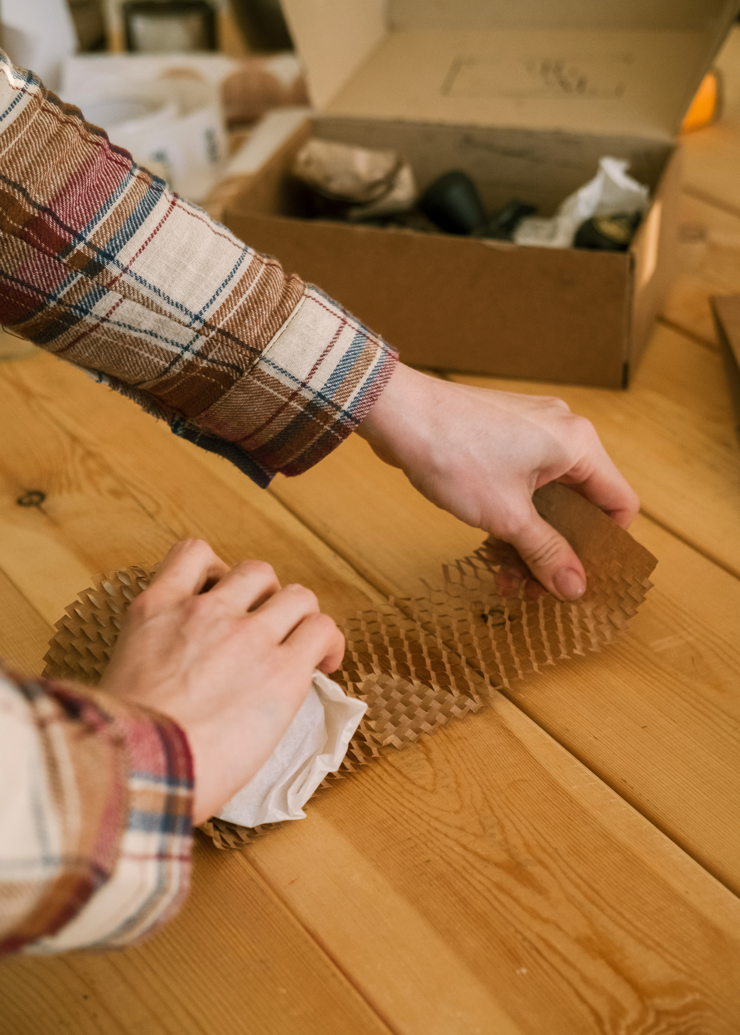 Интервью с основательницей мастерской Hearth&Home. Артём Кузнецов, фотограф, Новосибирск