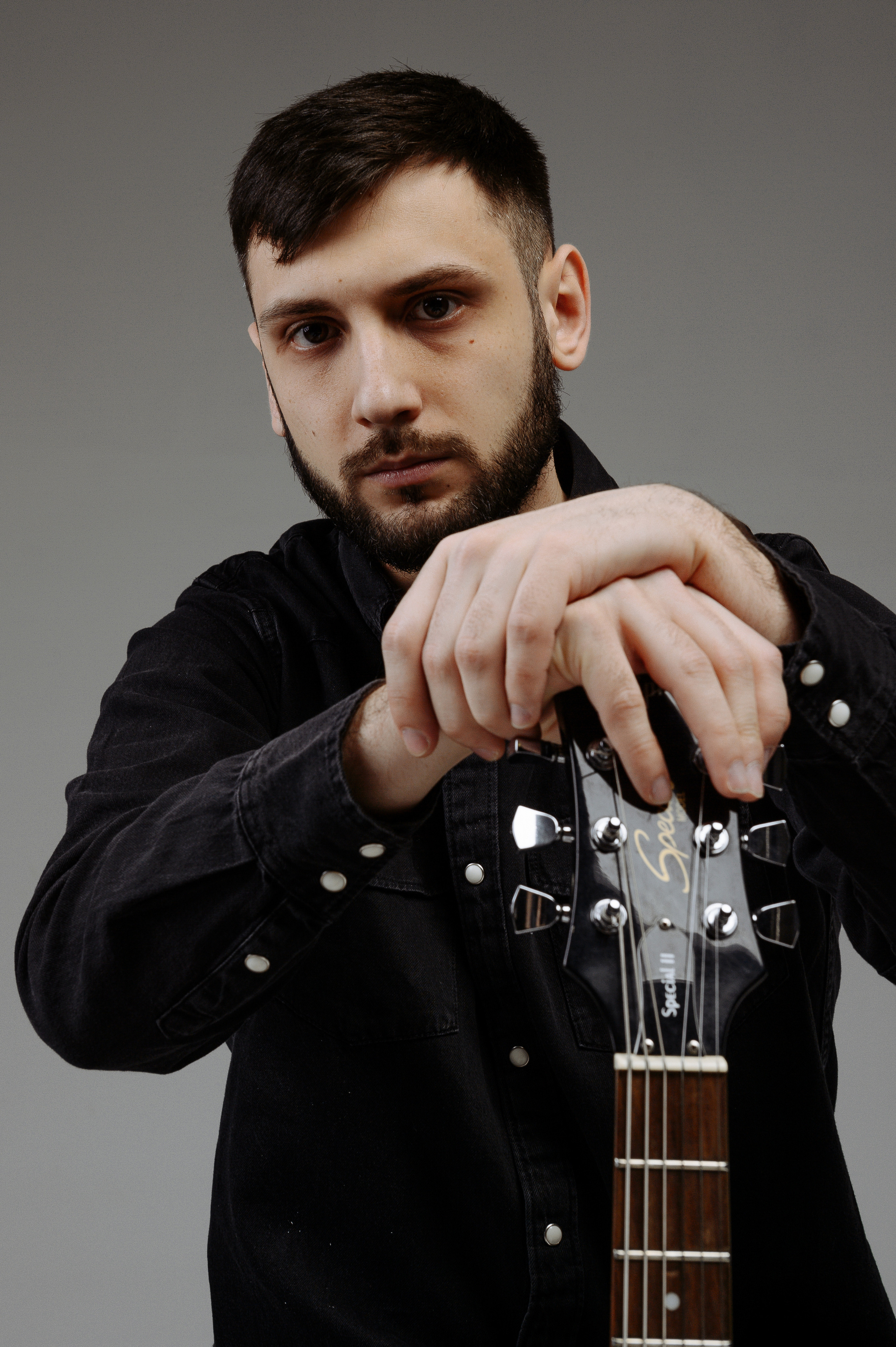 Студийный портрет музыканта