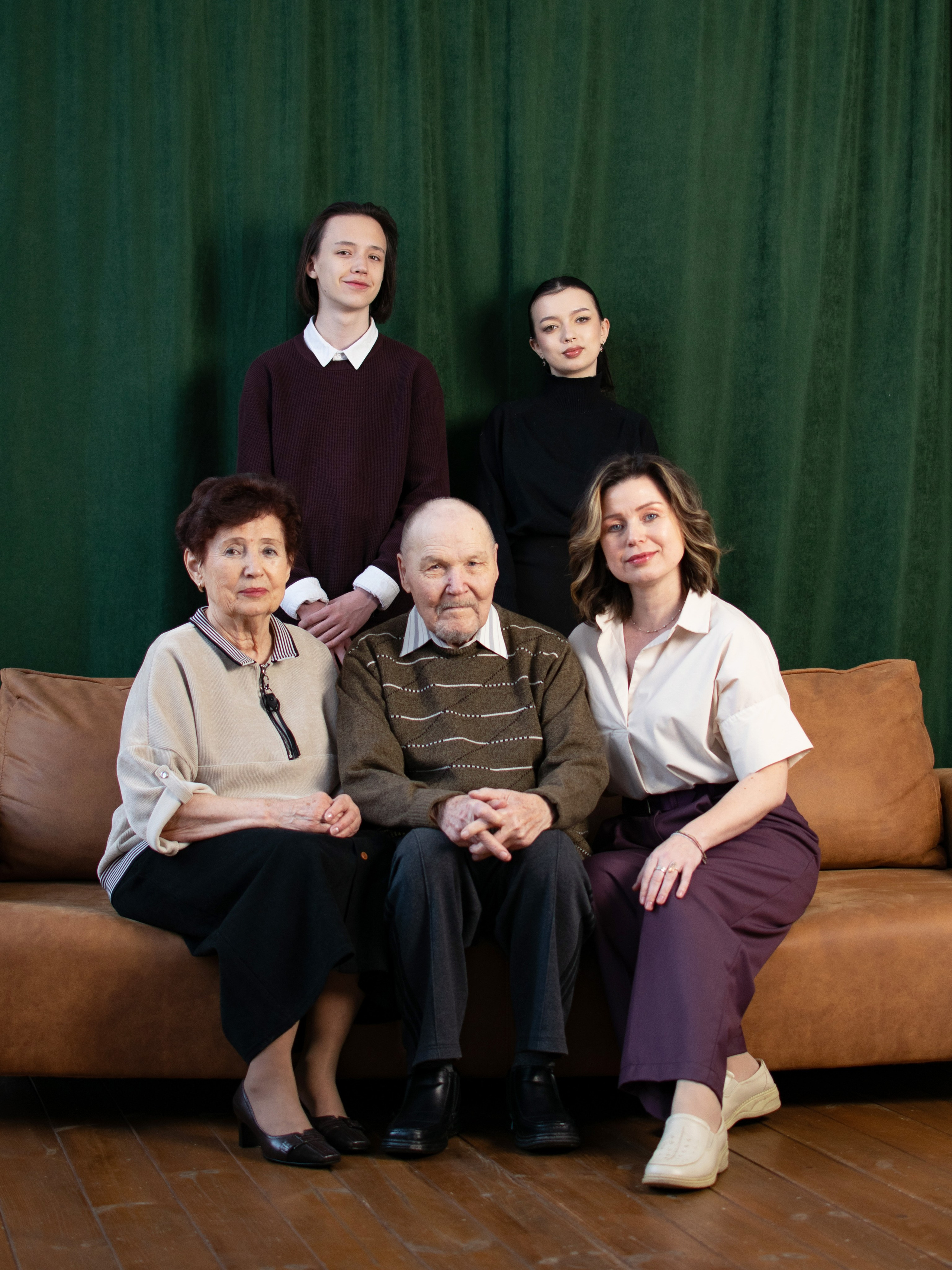 семейный портрет семейная фотосессия портрет трех поколений фотограф Омск Ульяна Красикова