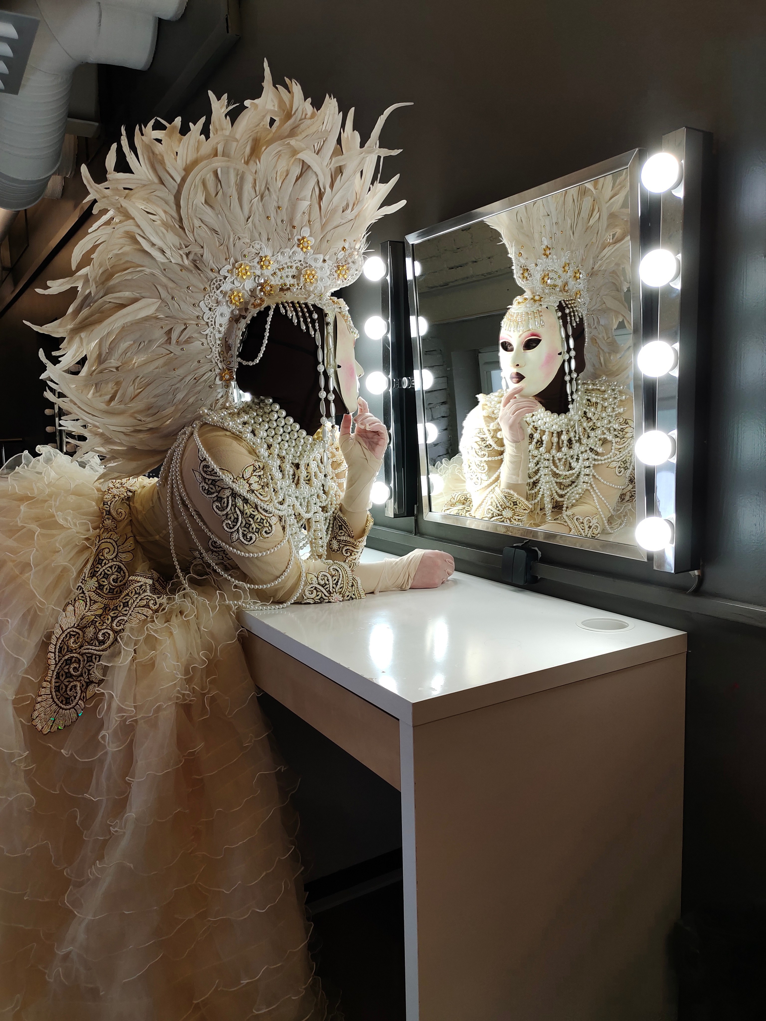 Артисты на встречу гостей. Мимы и Ходулисты на встречу гостей. Москва