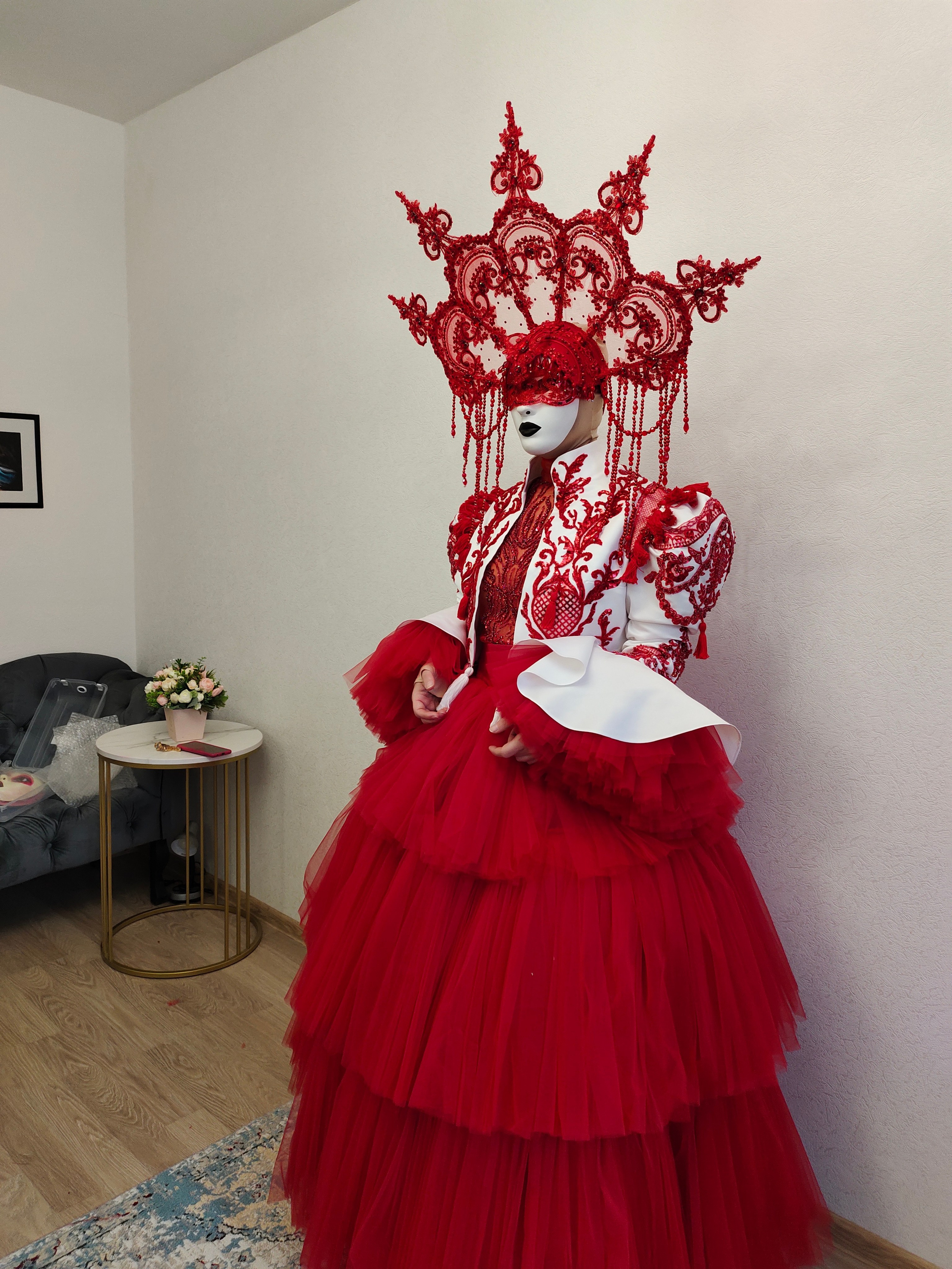 Артисты на встречу гостей. Мимы и Ходулисты на встречу гостей. Москва