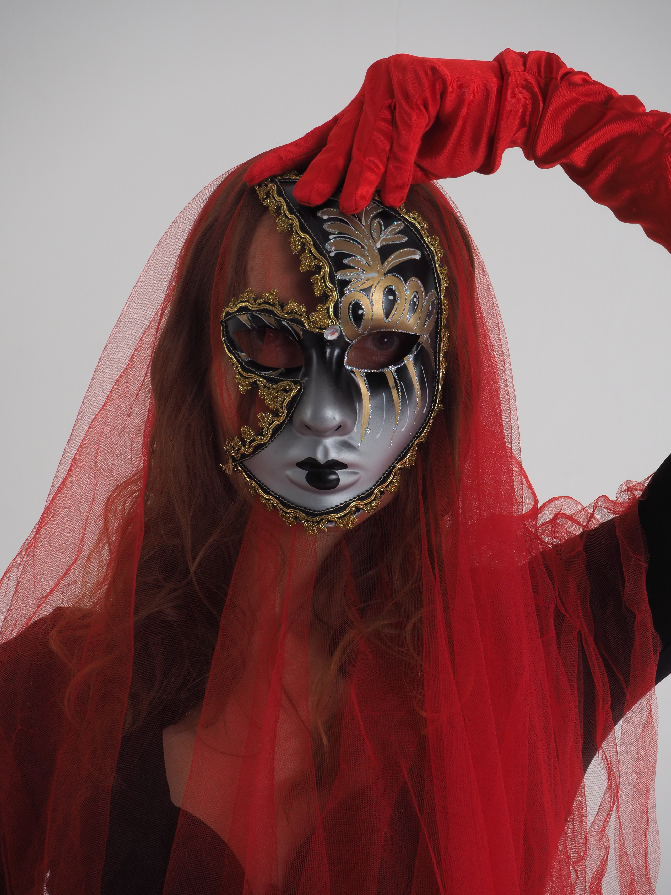 THE VISAGES OF THE DRAGON. Yulia Yurchevskaya | Art Director & Visual Visionary