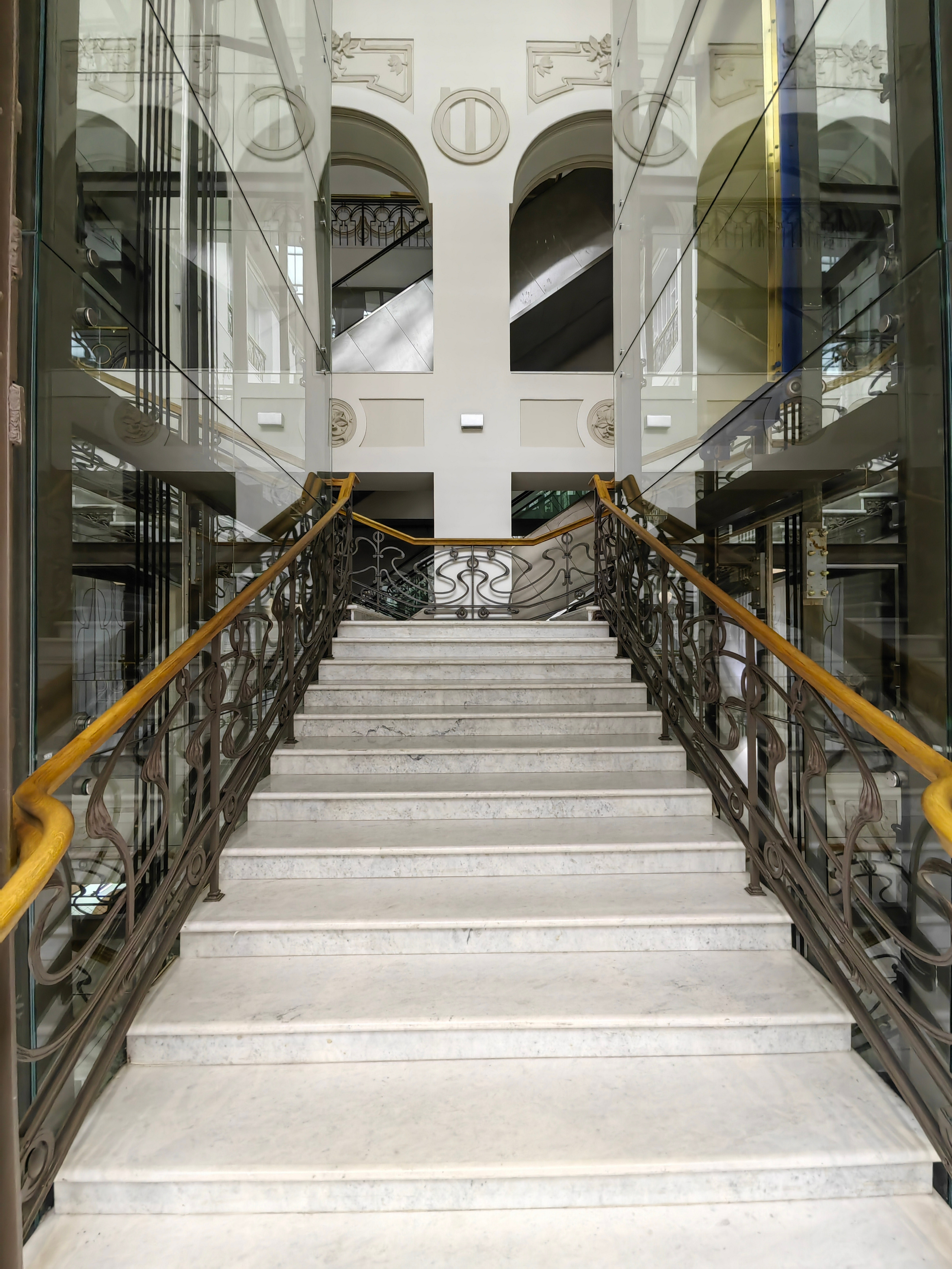 «Au Pont Rouge» в Санкт-Петербурге. Фотограф и искусствовед в Туле и Санкт-Петербурге Нелли Некрасова