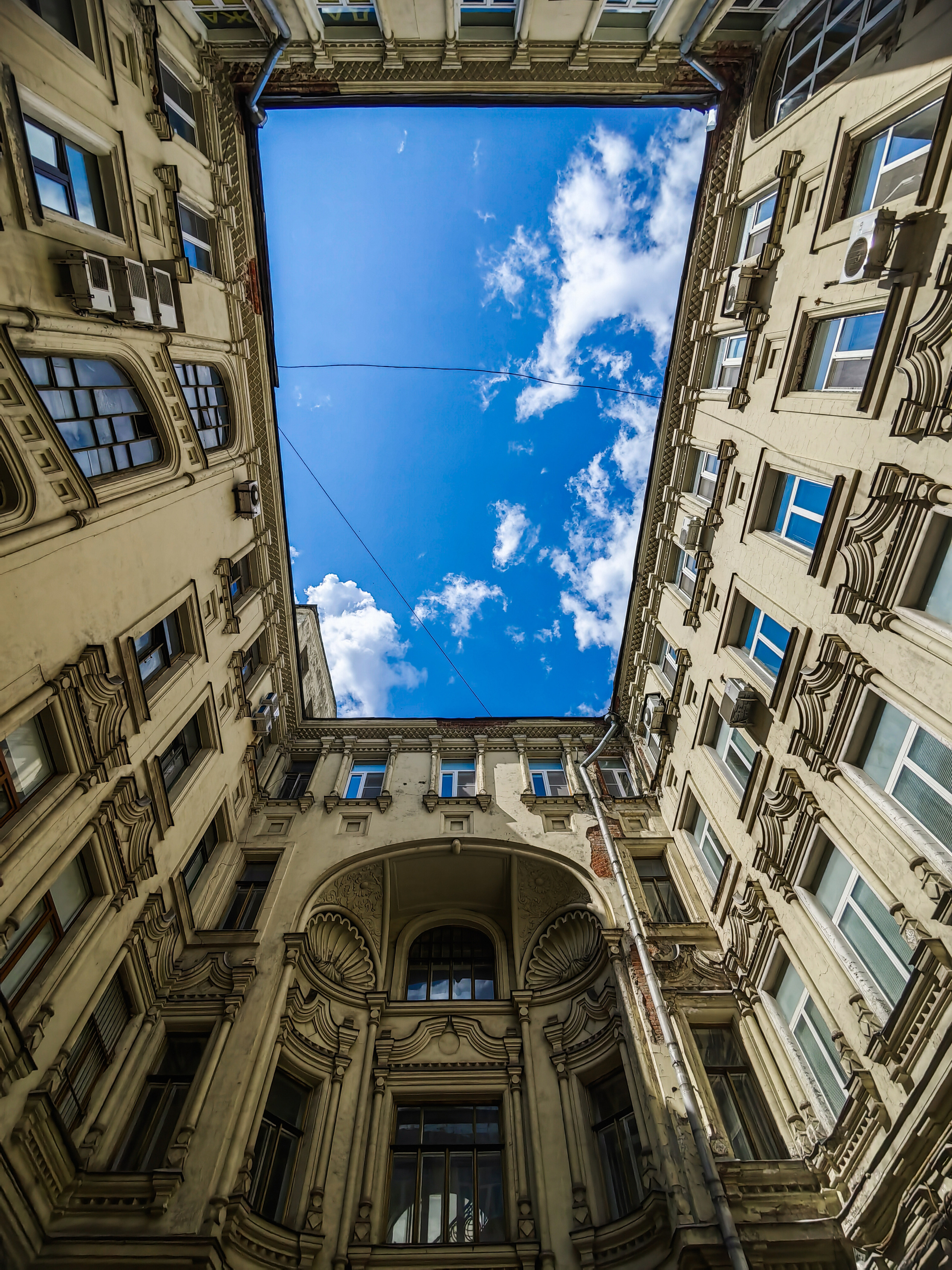Саввинское подворье в Москве. Фотограф и искусствовед в Туле и Санкт-Петербурге Нелли Некрасова