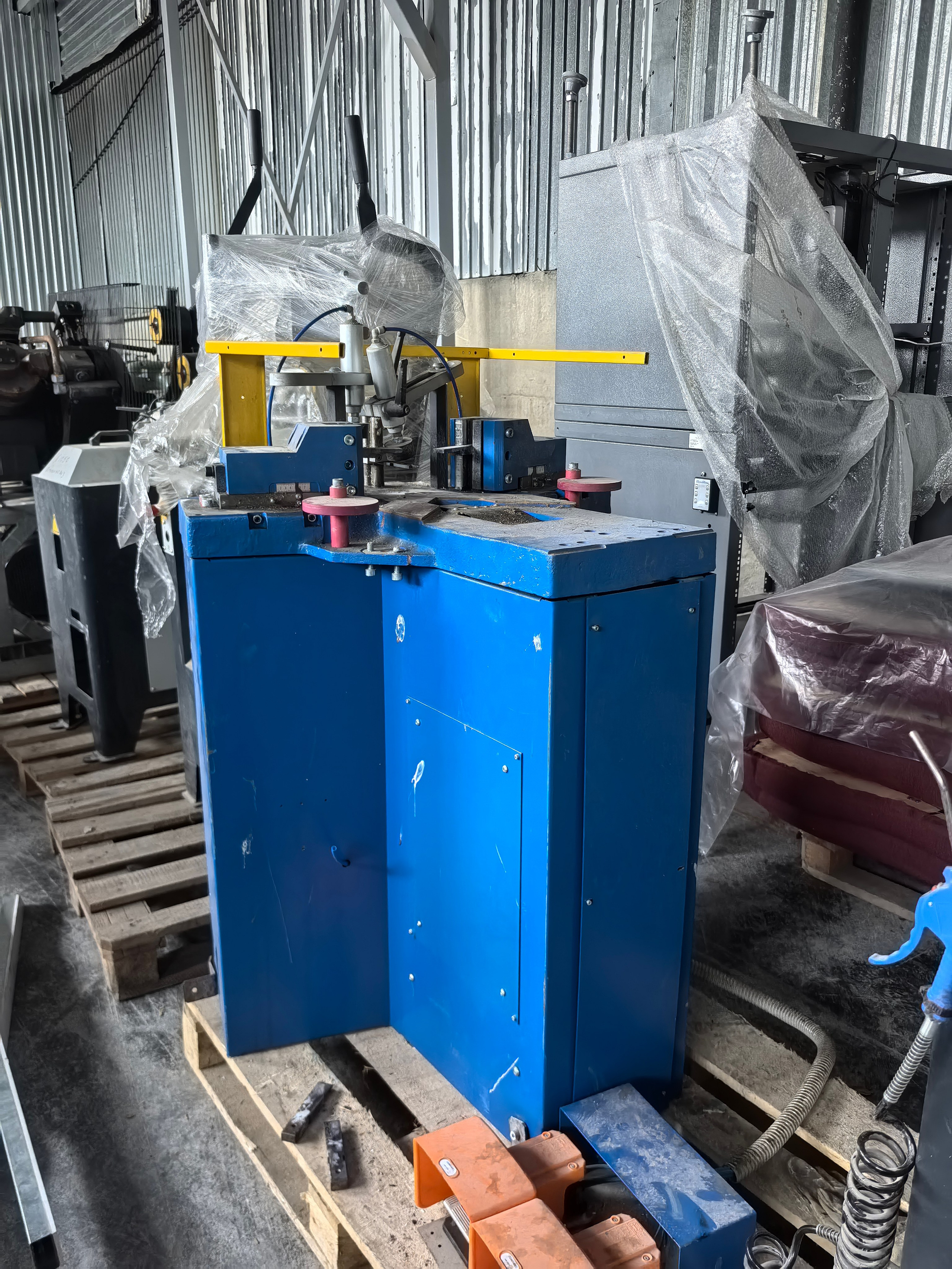 Gamma Углообжимной станок