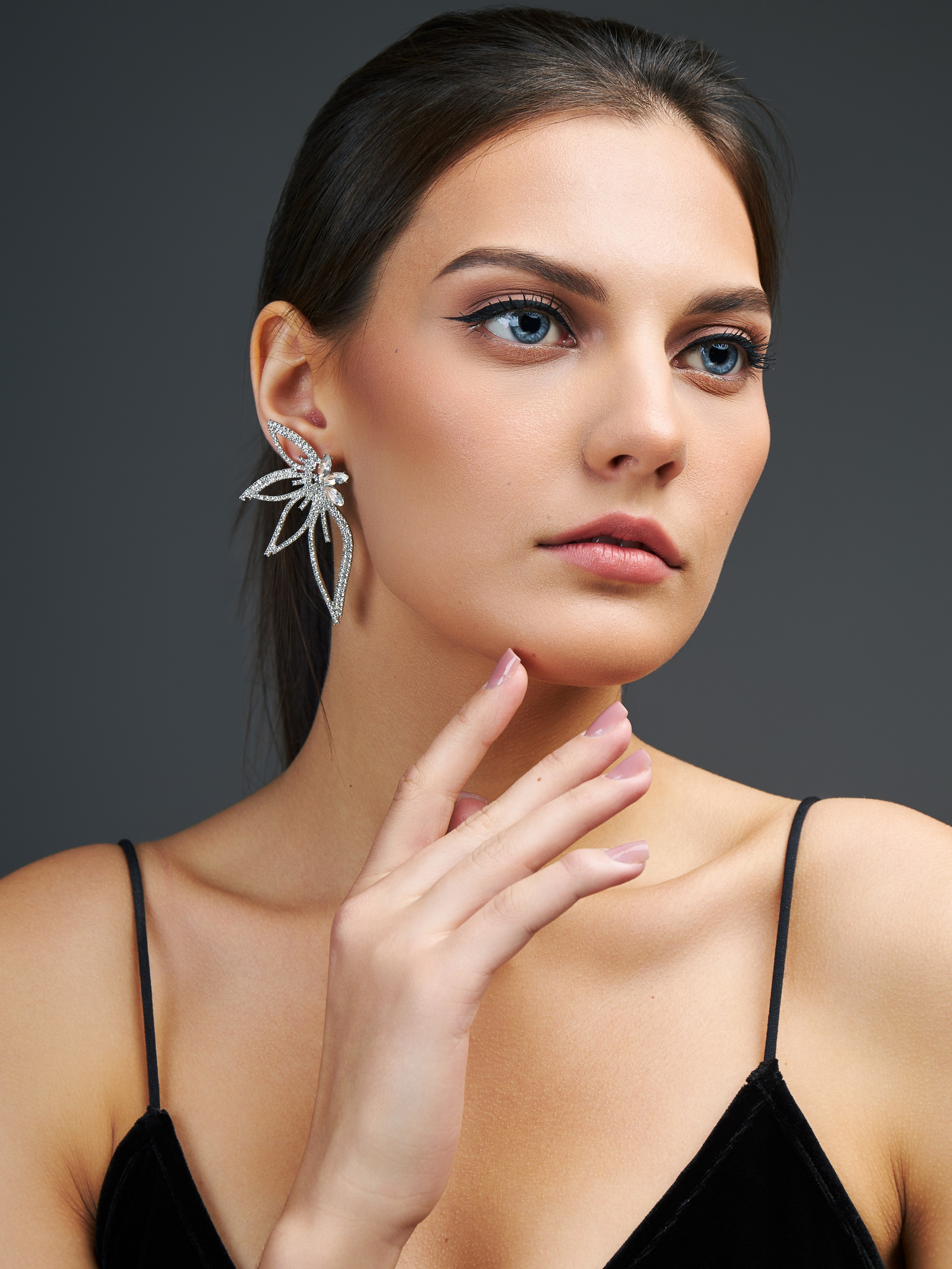 Как выбрать фотографа для маркетплейса: 7 советов, которые помогут найти профессионала для Wildberries и Ozon