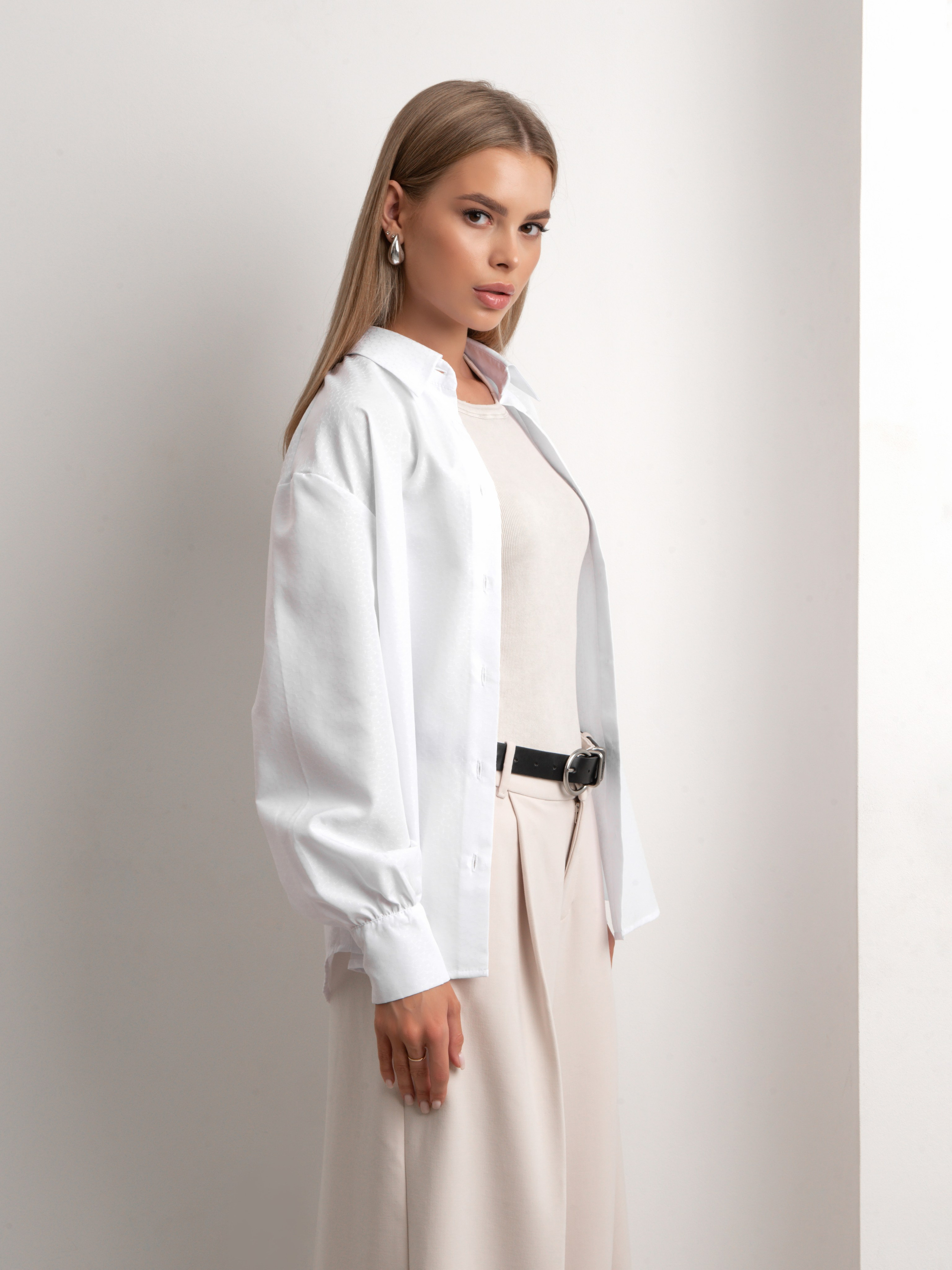 Съемка в интерьере, мыло на раковине, уют, чистота, качество. Фото продукта в истользовании.