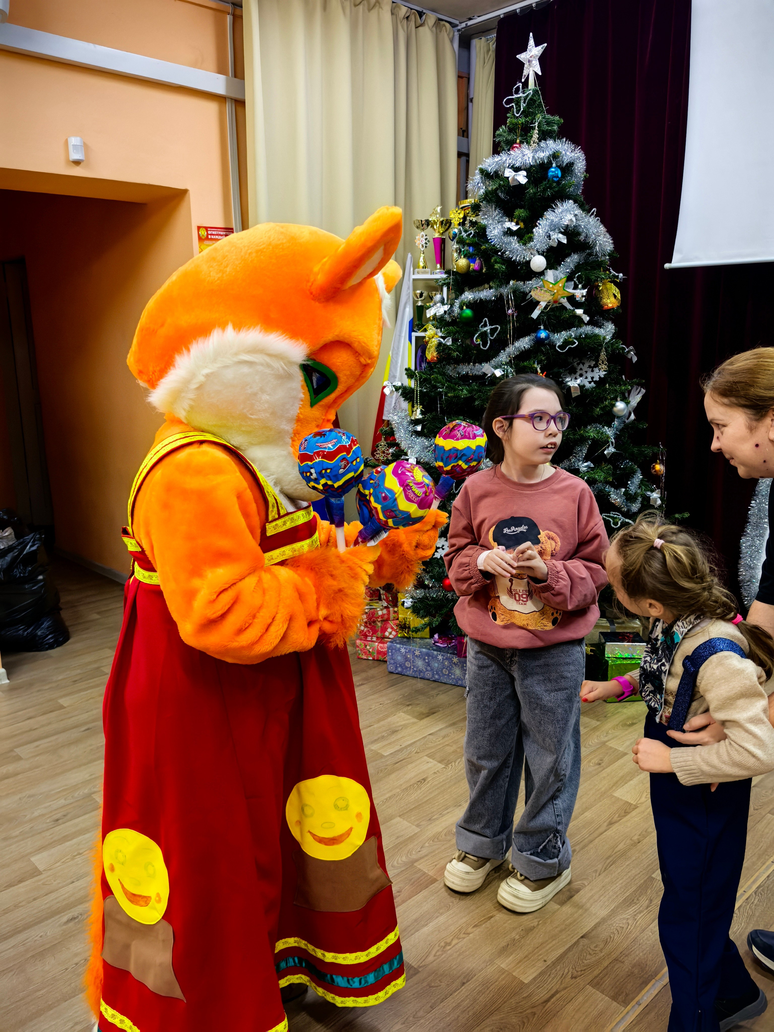 Поздравление участников проекта «Включи заботу» с Новым годом!. АНО «Центра социальных проектов «Путь в большой мир»