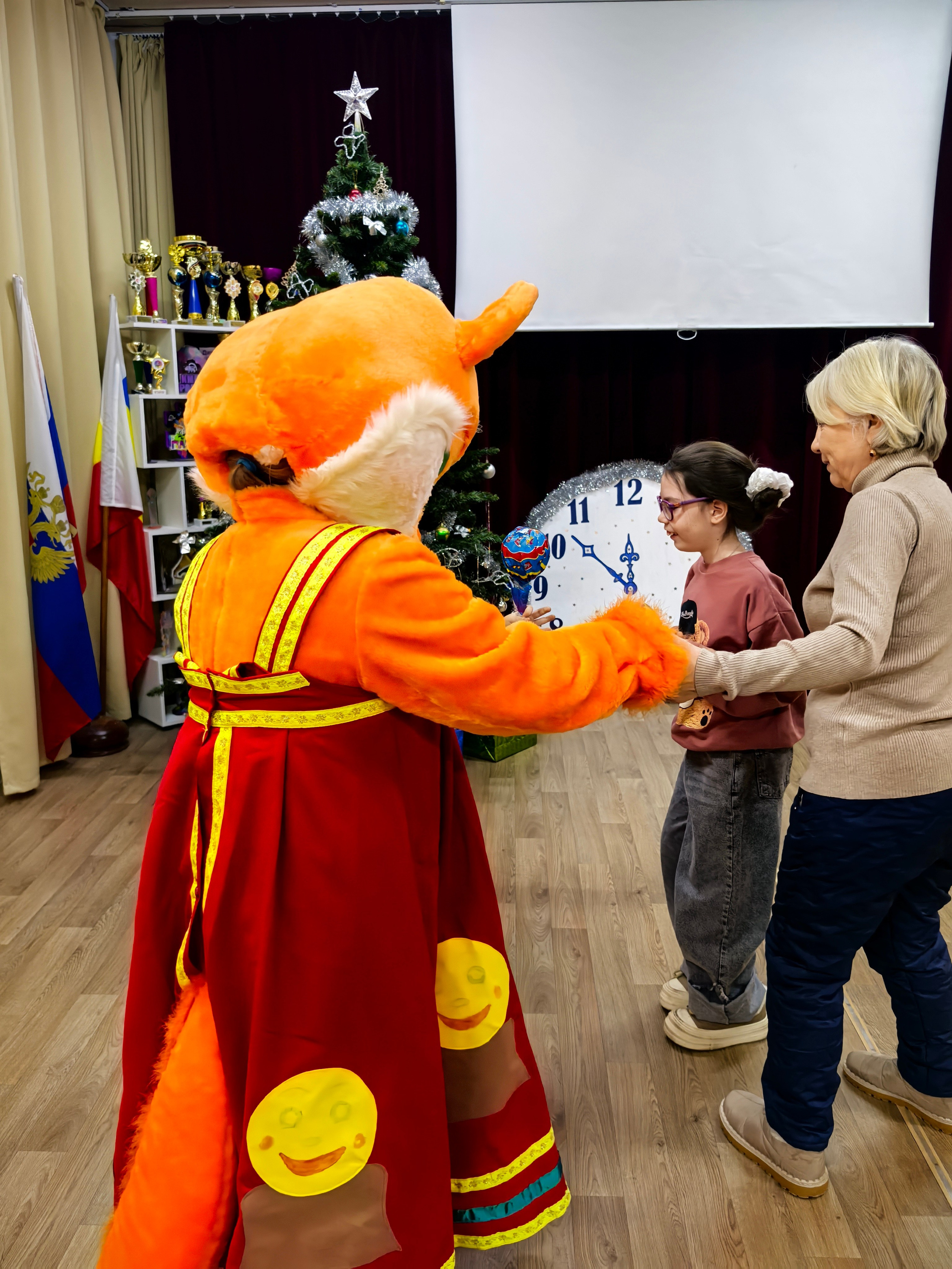 Поздравление участников проекта «Включи заботу» с Новым годом!. АНО «Центра социальных проектов «Путь в большой мир»