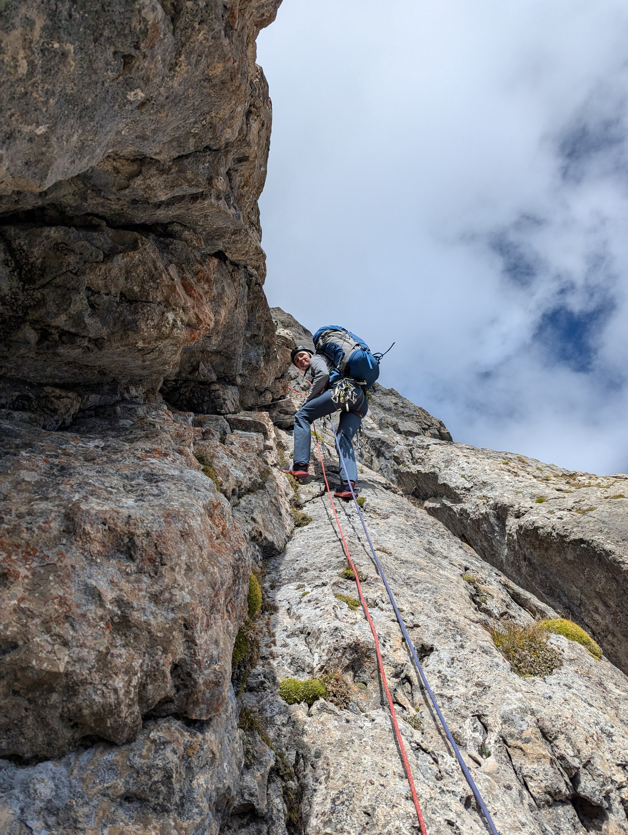 Женская команда из Воронежа прошла маршрут Горина 5А на Цей-Лоам. Премия Стальной Ангел