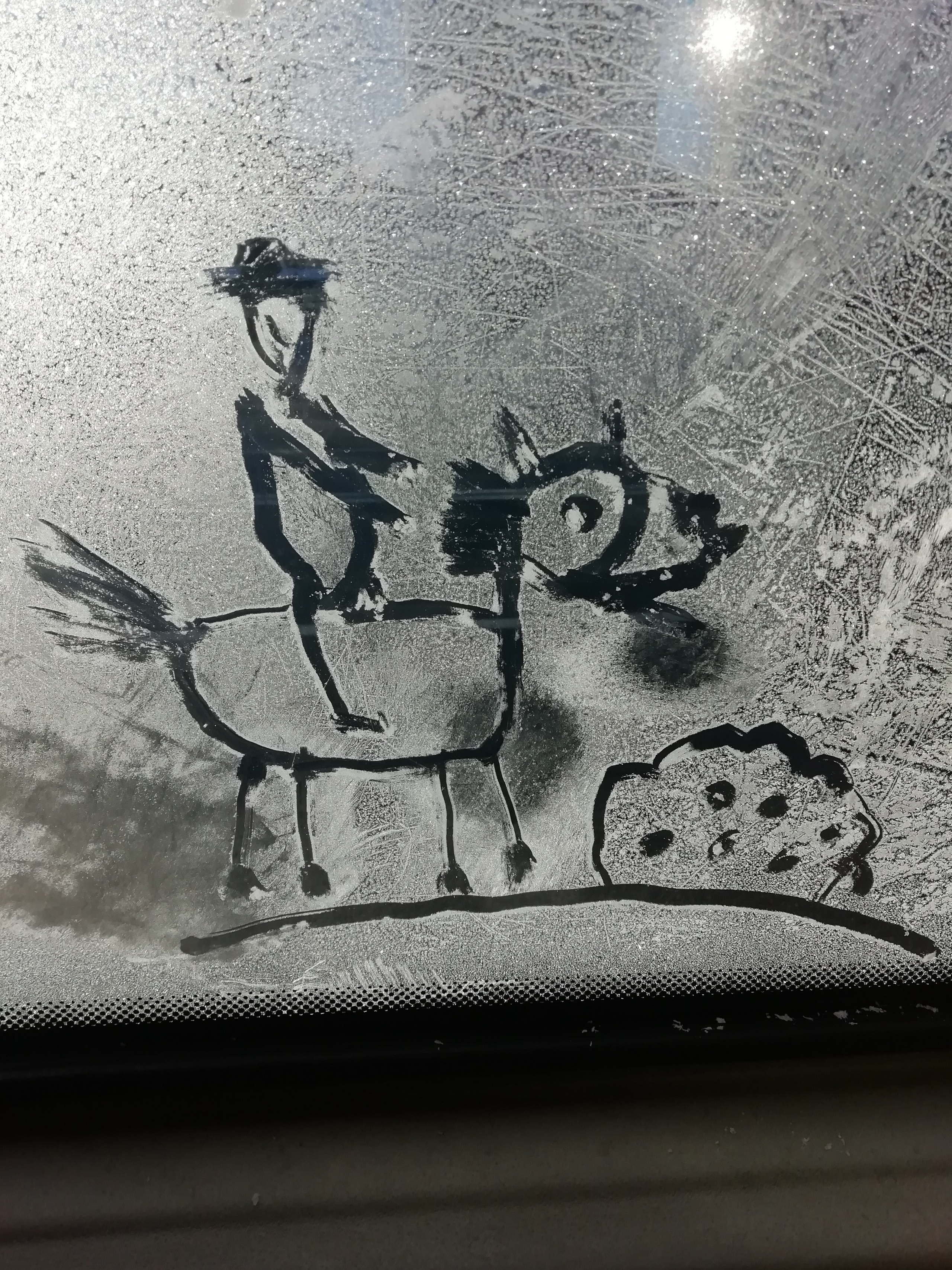 Рисункинаокнахавтобуса. Художник Рыбак Николай