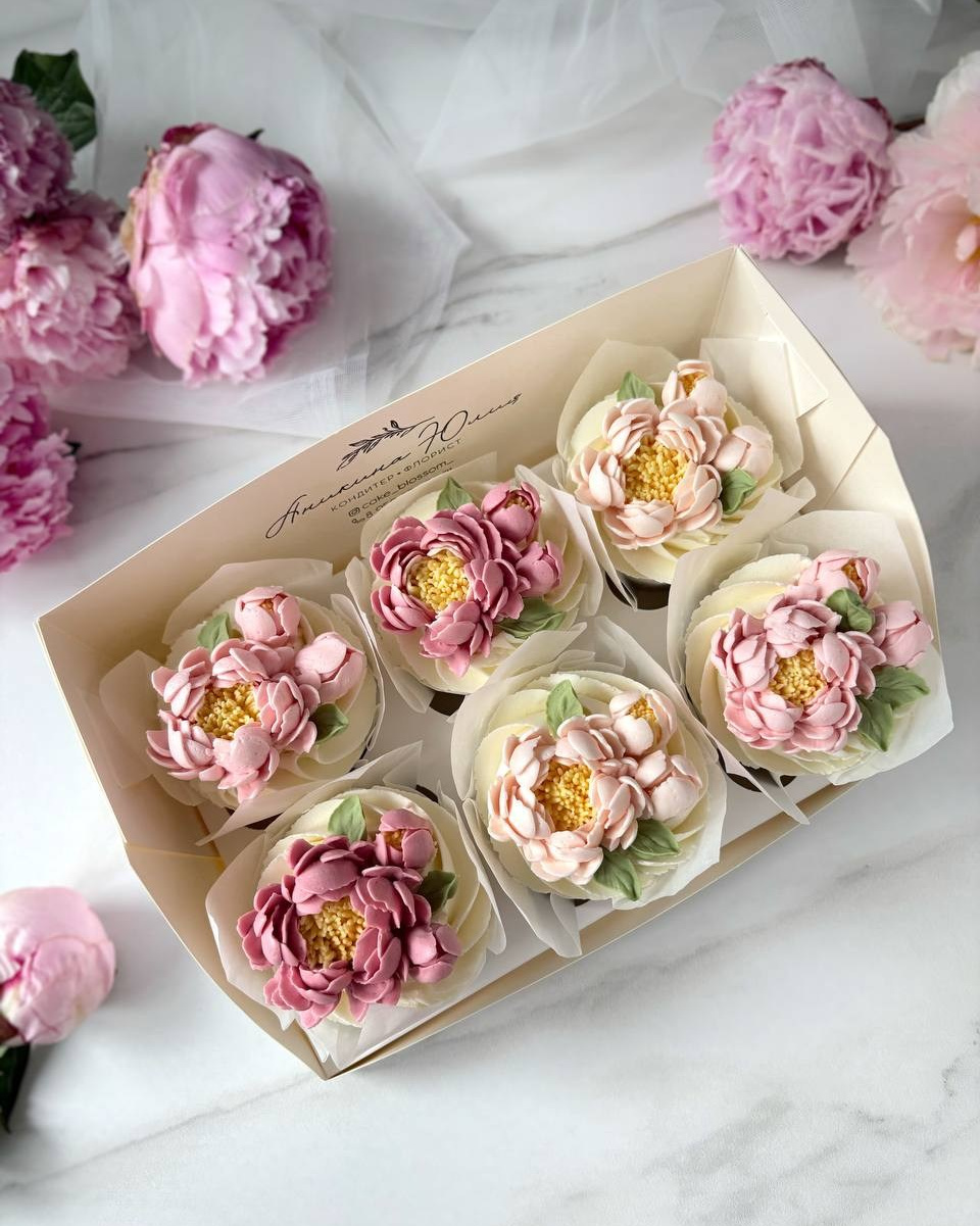 Аникина Юлия / Кремовая флористика в корейской технике