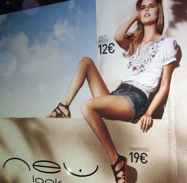 Пример ранней рекламы с фотошопом: неестественные пропорции модели — иллюстрация к статье об иллюзиях нейросетей