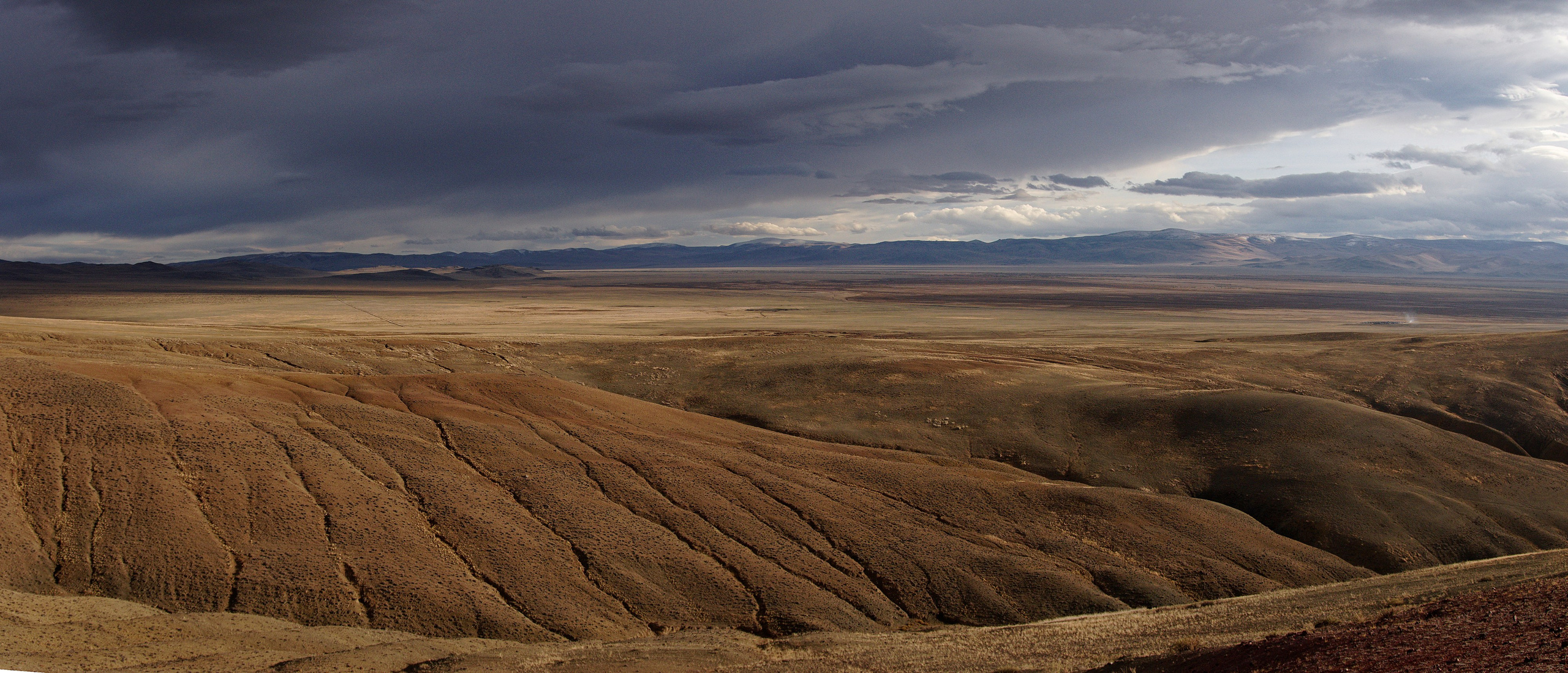 Это не фотошоп. Я видел это в горах Алтая. Семоха Валерий. Фотограф