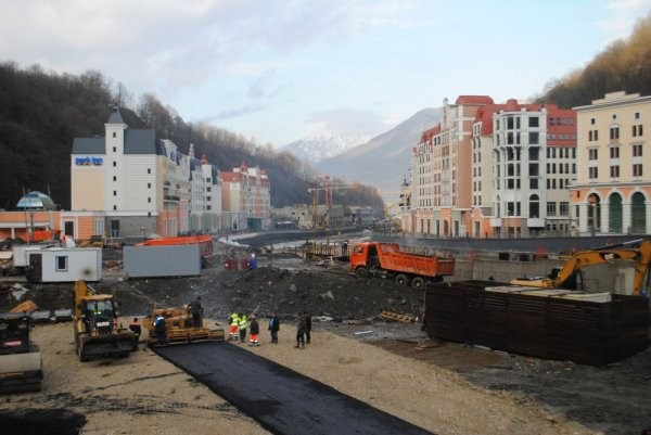 Открытие горнолыжного сезона Роза Хутор в 2011 году. Инструктор по горным лыжам Сочи Красная Поляна