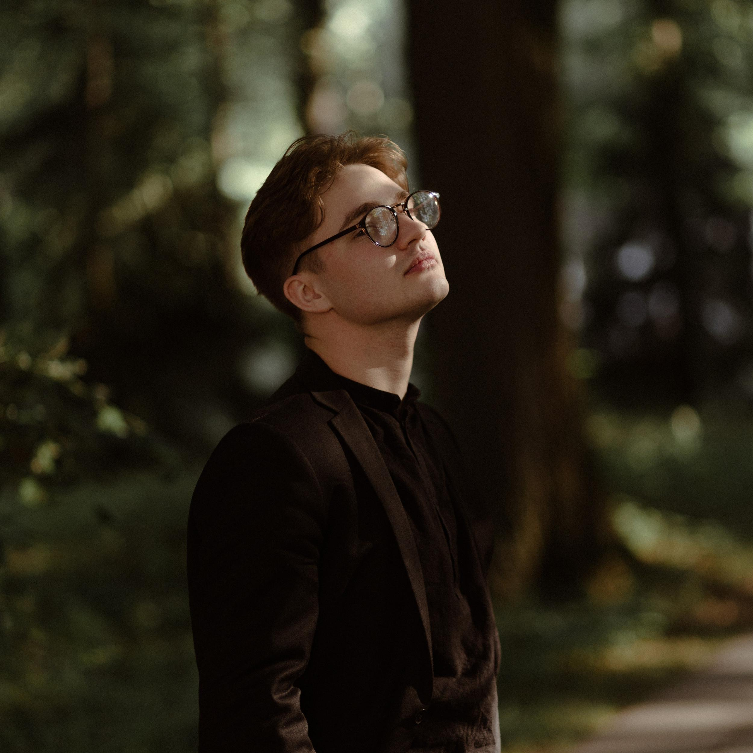 Контакты. Фотограф Serj Ganso