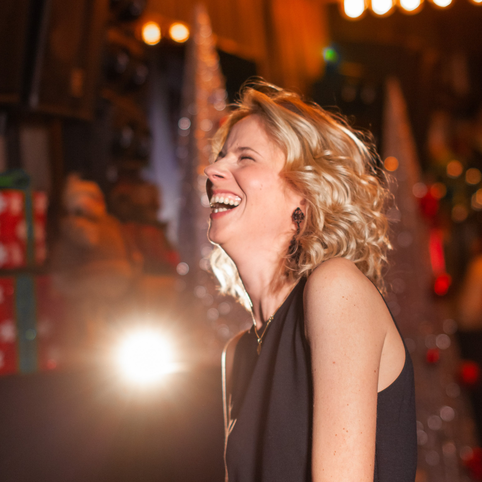 Прайс — Репортаж. Двойняшки-фотографы Анна и Анастасия в Санкт-Петербурге