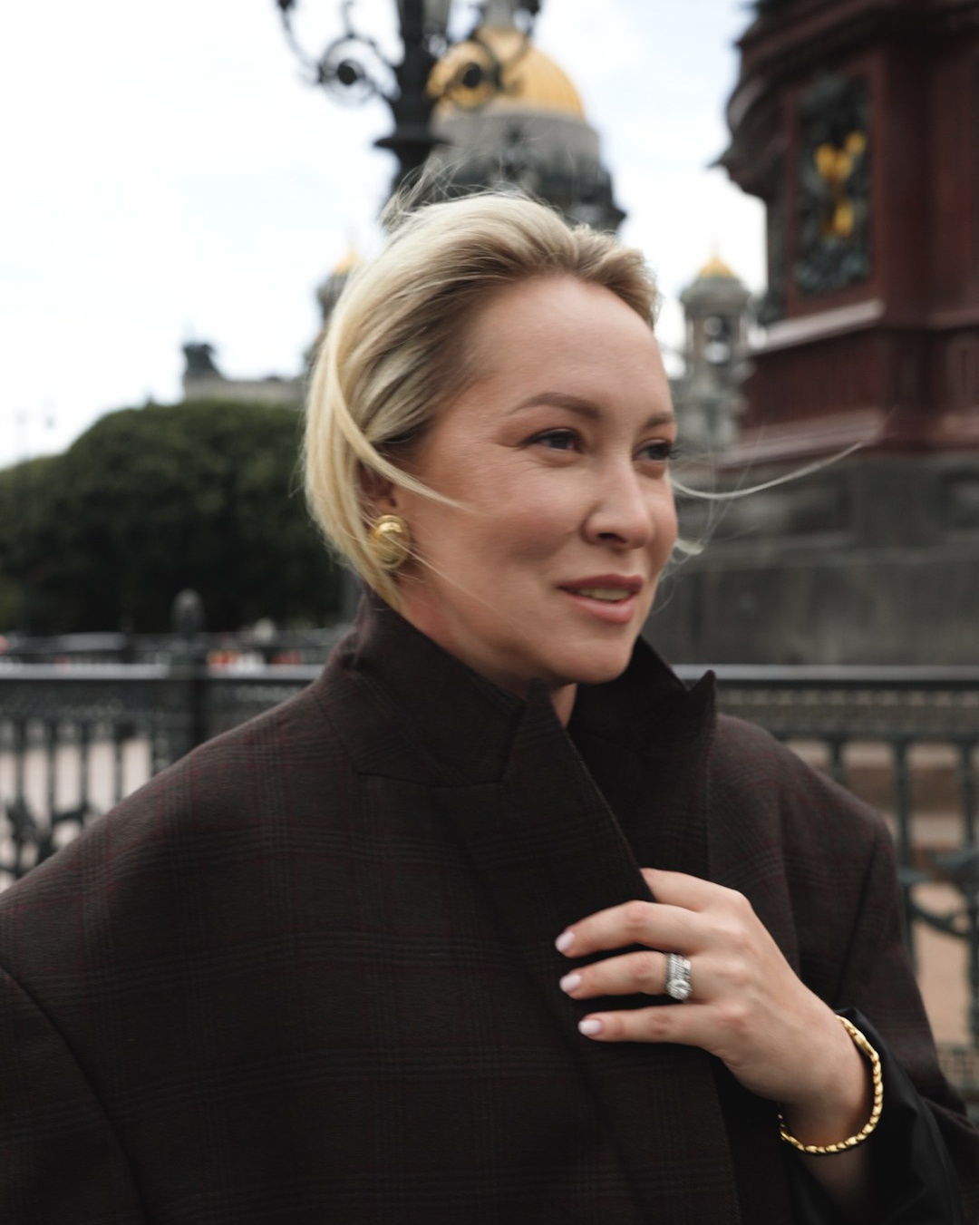 Для экспертов и частных лиц. Videographer Alsu Perhun