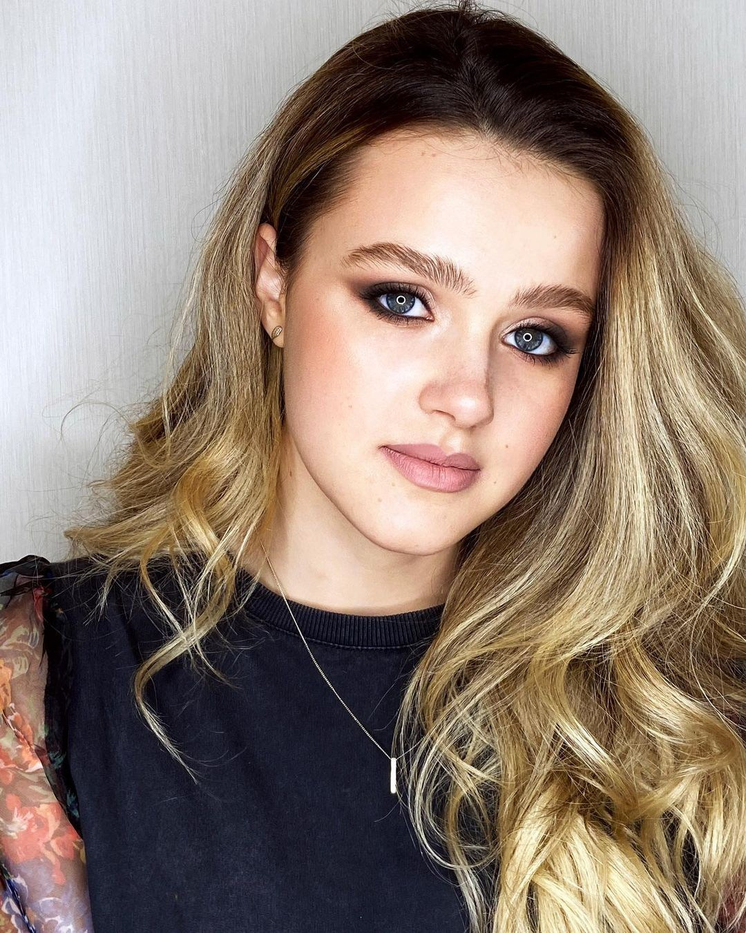 Прически макияж цена. Прически и макияж в Москве от визажиста Ксении Кузнецовой